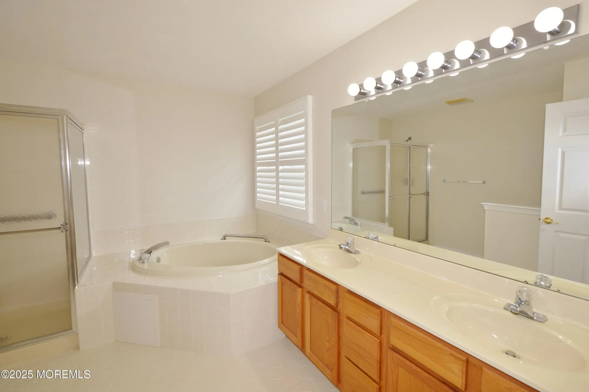 Property Slideshow image 31 of 56 | 2927 rock hill ln, Toms River, NJ, 08755