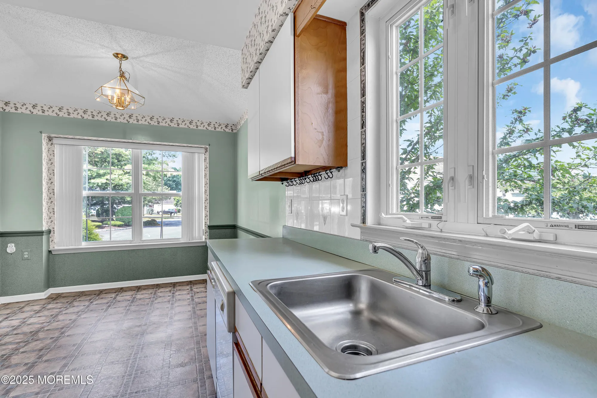 Property Slideshow image 7 of 67 | 18 stewart ct, Jackson, NJ, 08527