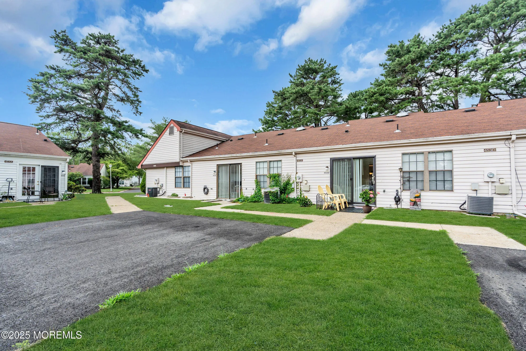 Property Slideshow image 6 of 47 | 453d chesterfield ct, Manchester, NJ, 08759