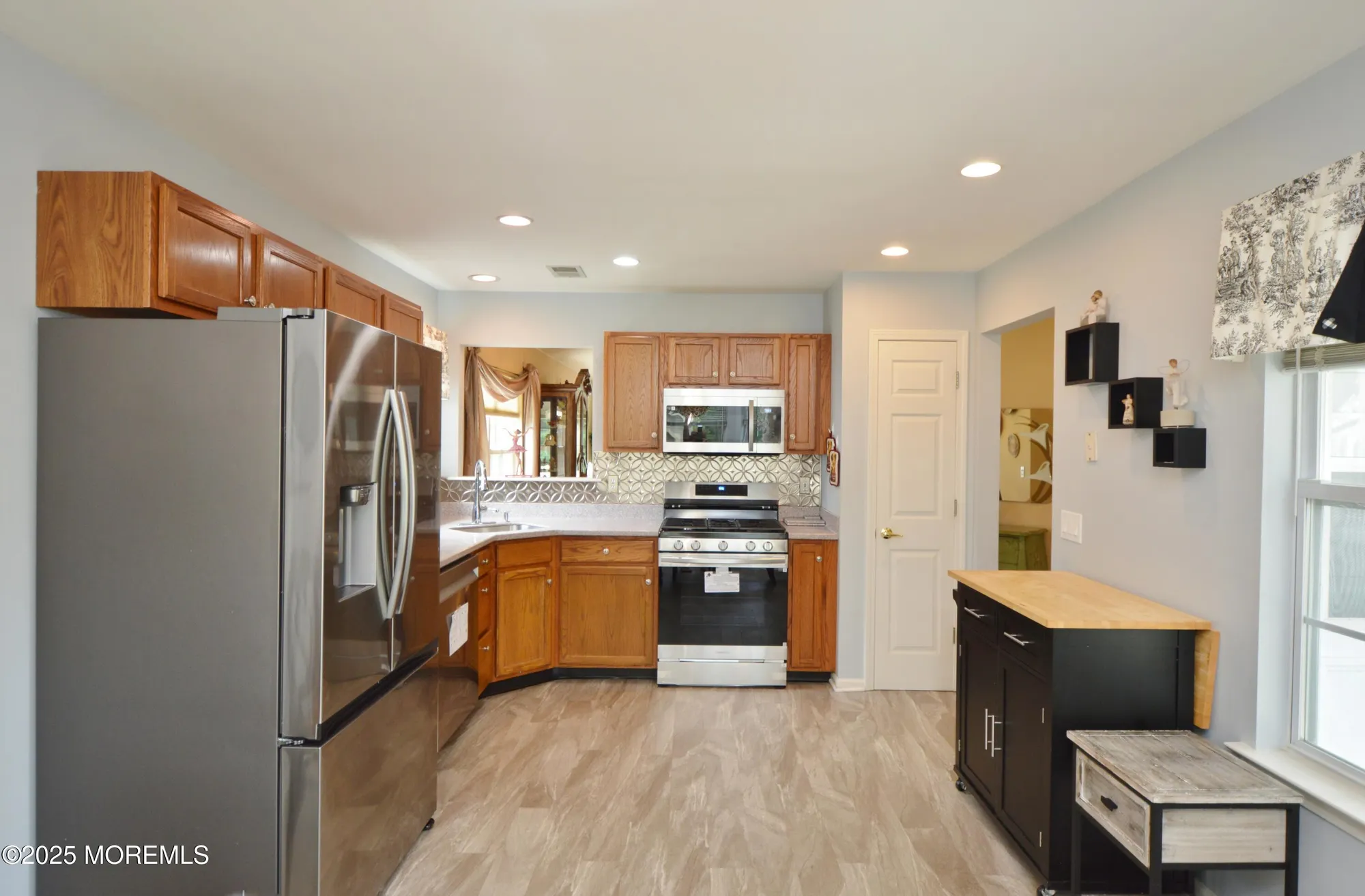 Property Slideshow image 12 of 45 | 2386 torrington dr, Toms River, NJ, 08755