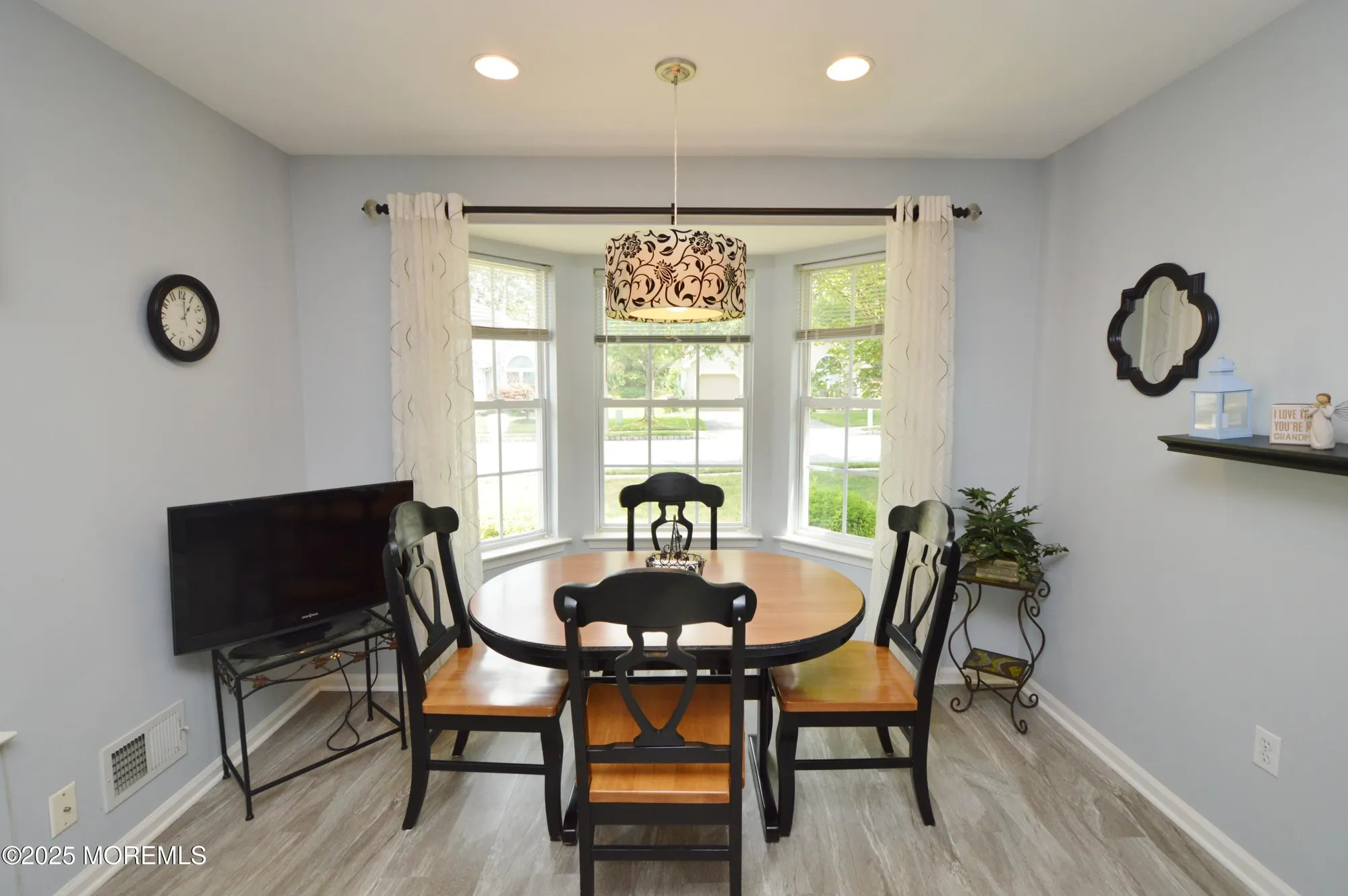 Property Slideshow image 10 of 45 | 2386 torrington dr, Toms River, NJ, 08755
