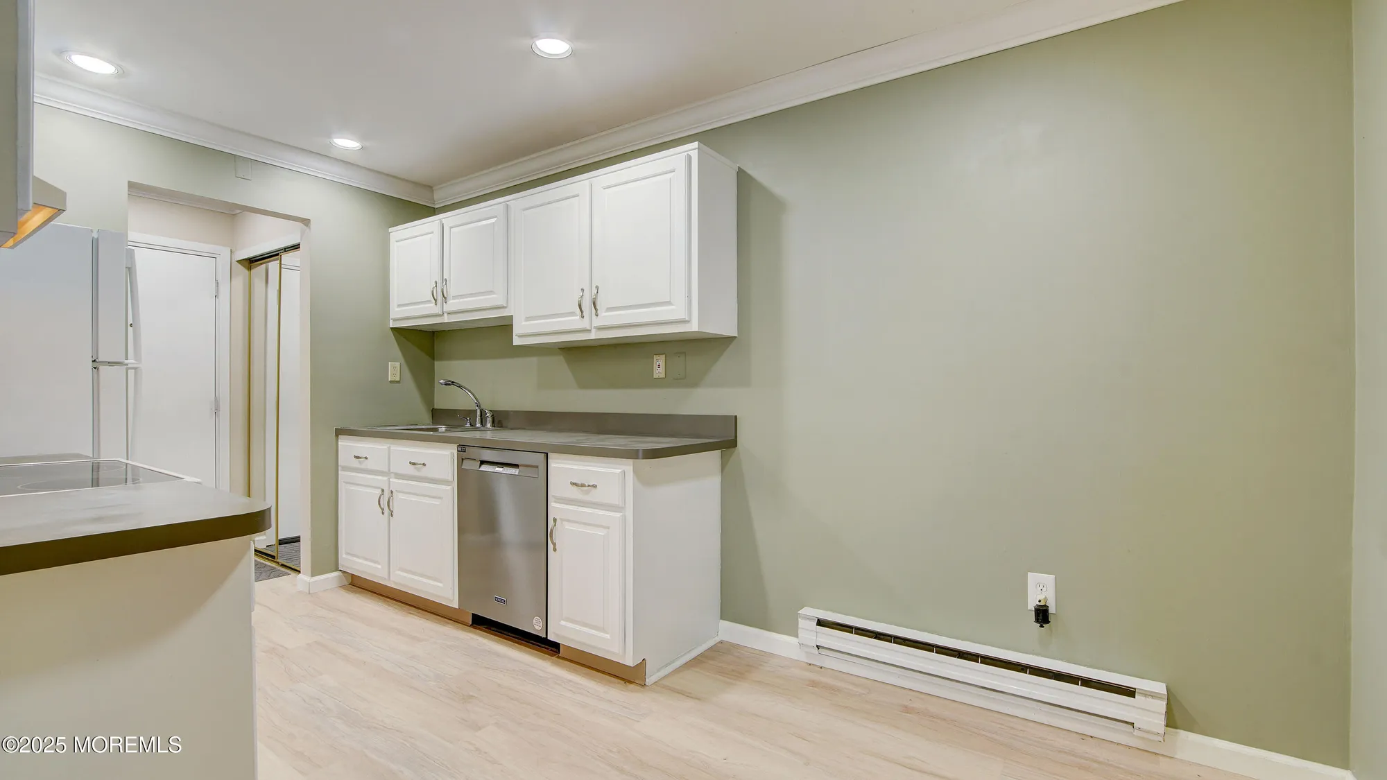 Property Slideshow image 6 of 26 | 30 meadow green cir unit e, Manalapan, NJ, 07726