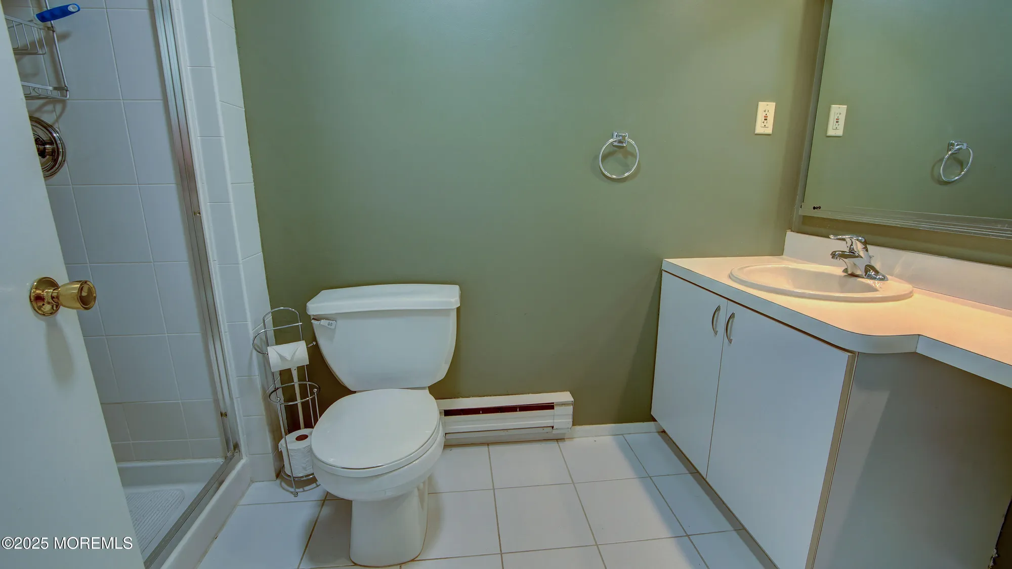 Property Slideshow image 9 of 26 | 30 meadow green cir unit e, Manalapan, NJ, 07726