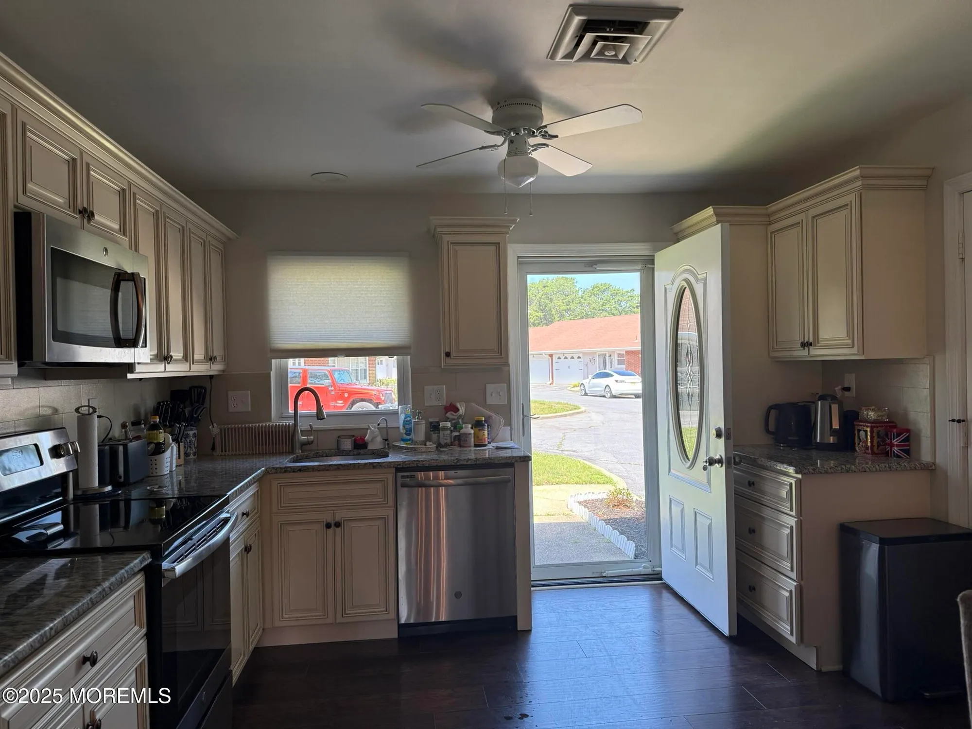 Property Slideshow image 6 of 48 | 646a plymouth dr, Lakewood, NJ, 08701