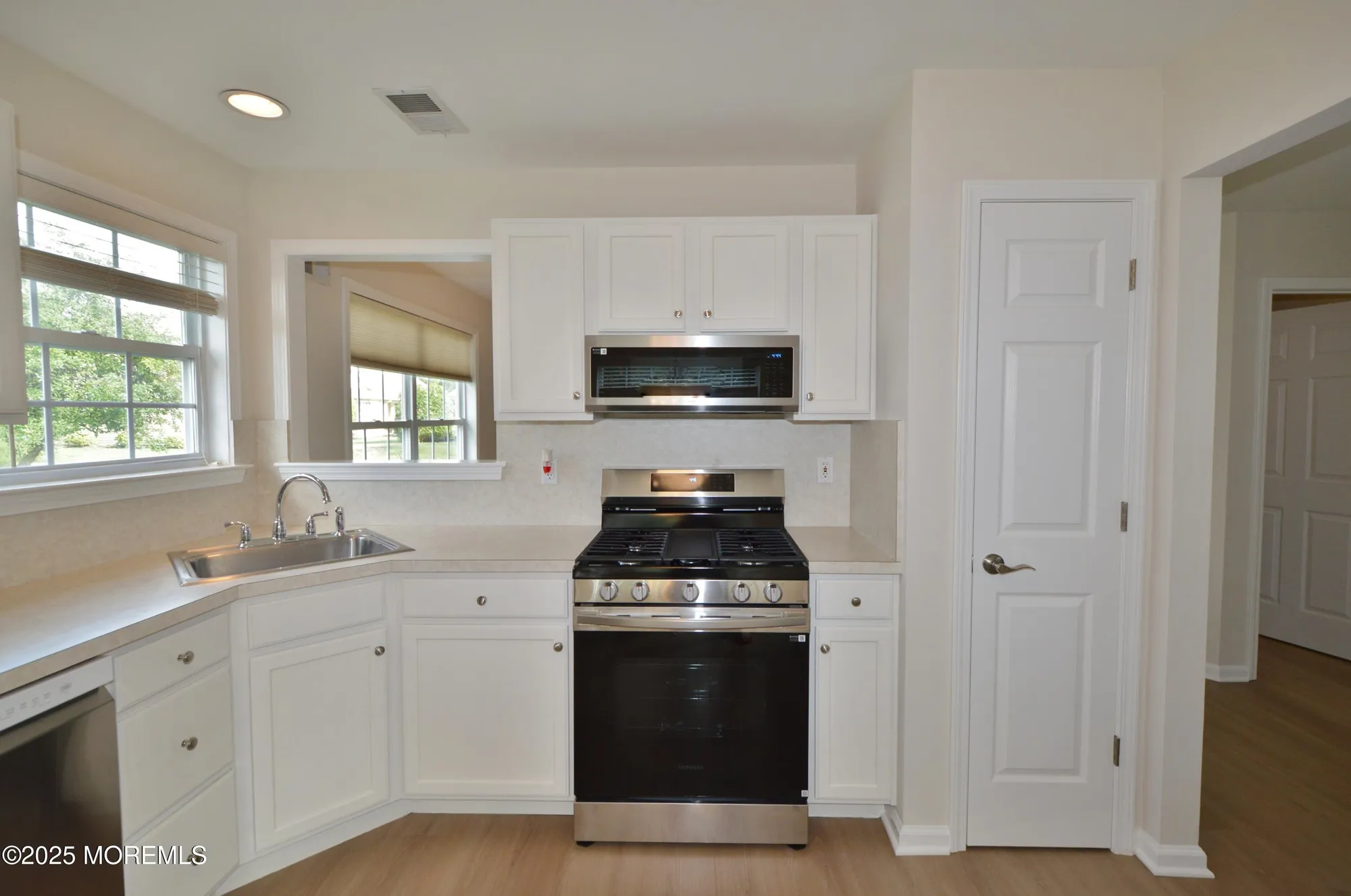 Property Slideshow image 9 of 52 | 3229 flagstone ct, Toms River, NJ, 08755