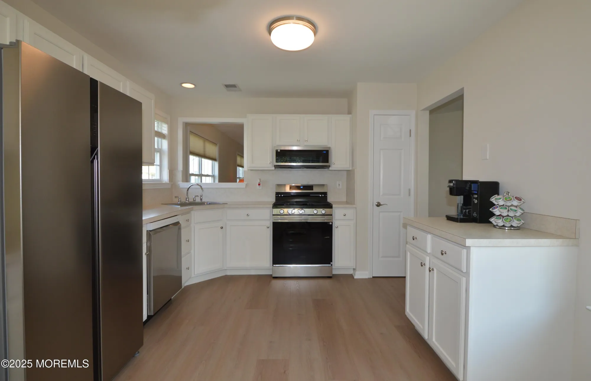 Property Slideshow image 12 of 52 | 3229 flagstone ct, Toms River, NJ, 08755