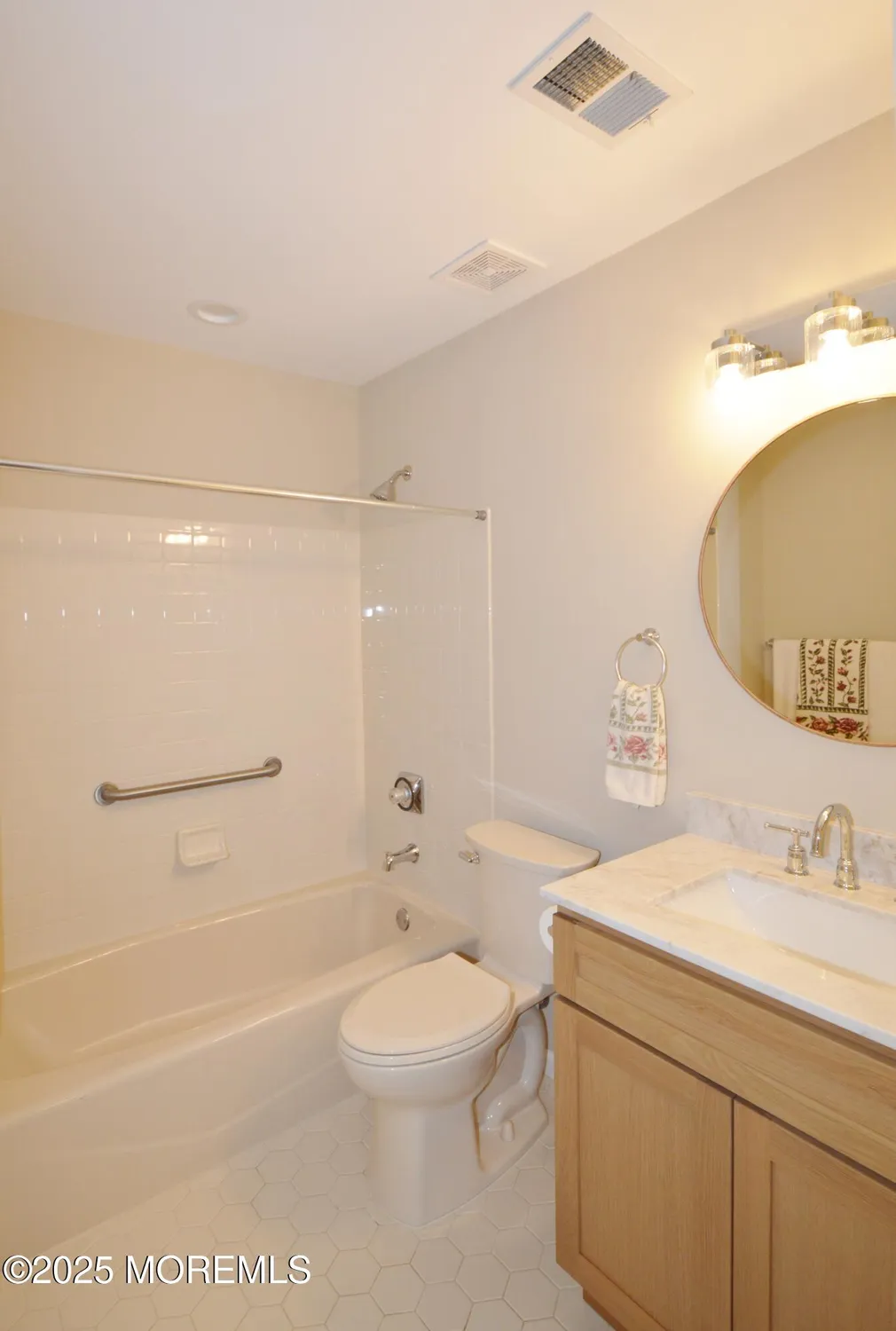 Property Slideshow image 37 of 52 | 3229 flagstone ct, Toms River, NJ, 08755