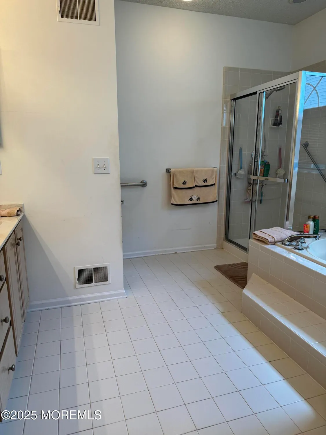 Property Slideshow image 15 of 20 | 77 harwood rd, Monroe, NJ, 08831