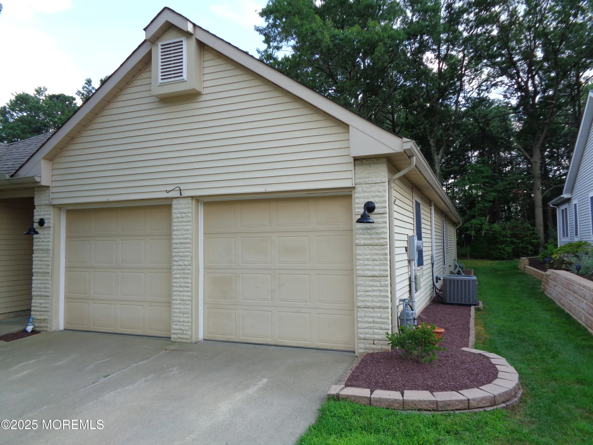 Property Slideshow image 4 of 59 | 2333 agincourt rd, Toms River, NJ, 08755