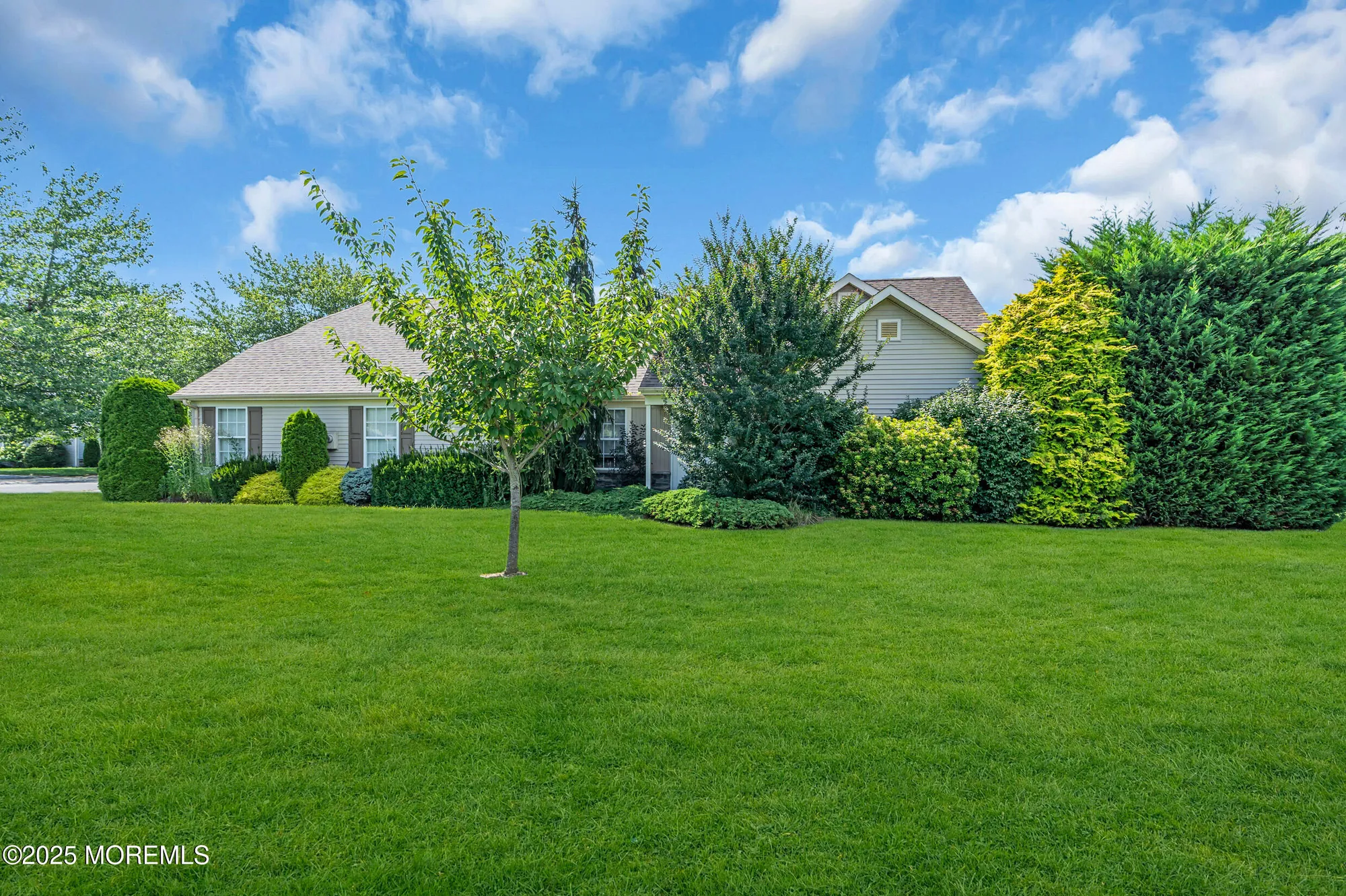 Property Slideshow image 28 of 35 | 2601 lancaster ln, Toms River, NJ, 08755