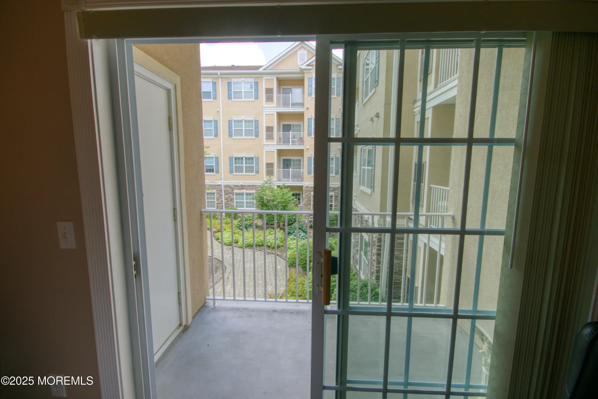 Property Slideshow image 18 of 33 | 540 cranbury rd 219, East Brunswick, NJ, 08816