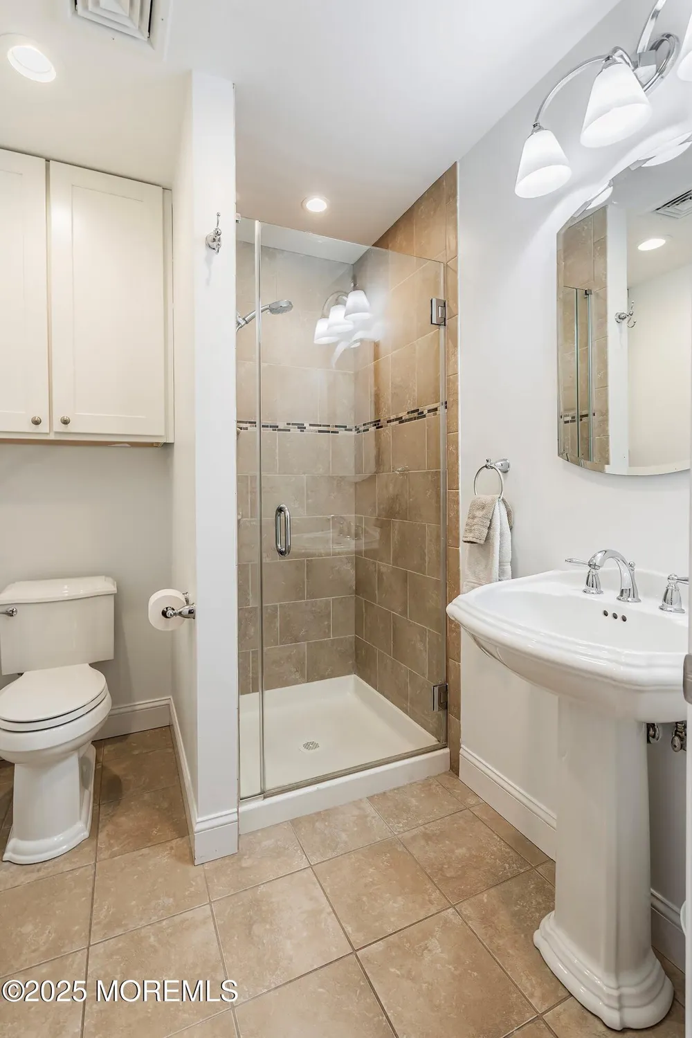 Property Slideshow image 10 of 18 | 1815 mount everest ln, Toms River, NJ, 08753