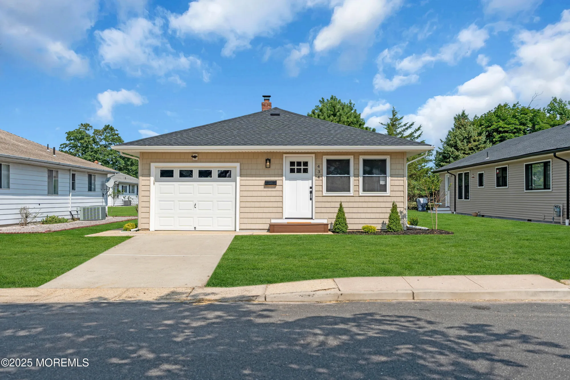 Property Slideshow image 4 of 32 | 434 saint thomas dr, Toms River, NJ, 08757