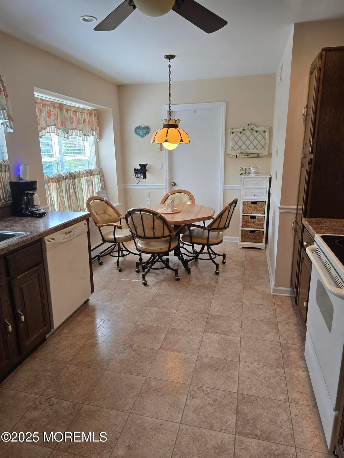 Property Slideshow image 4 of 29 | 833 westminster ct c, Manchester, NJ, 08759