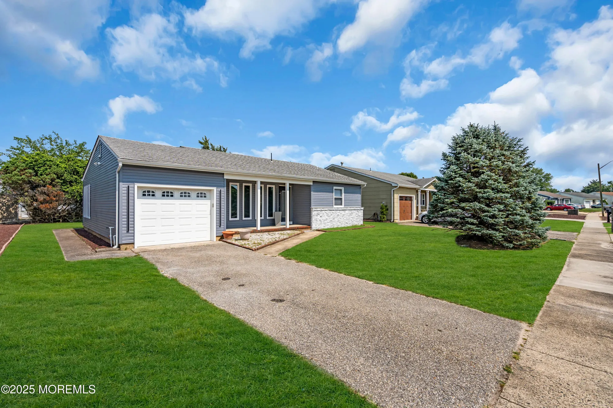 Property Slideshow image 4 of 38 | 16 whitmore dr, Toms River, NJ, 08757