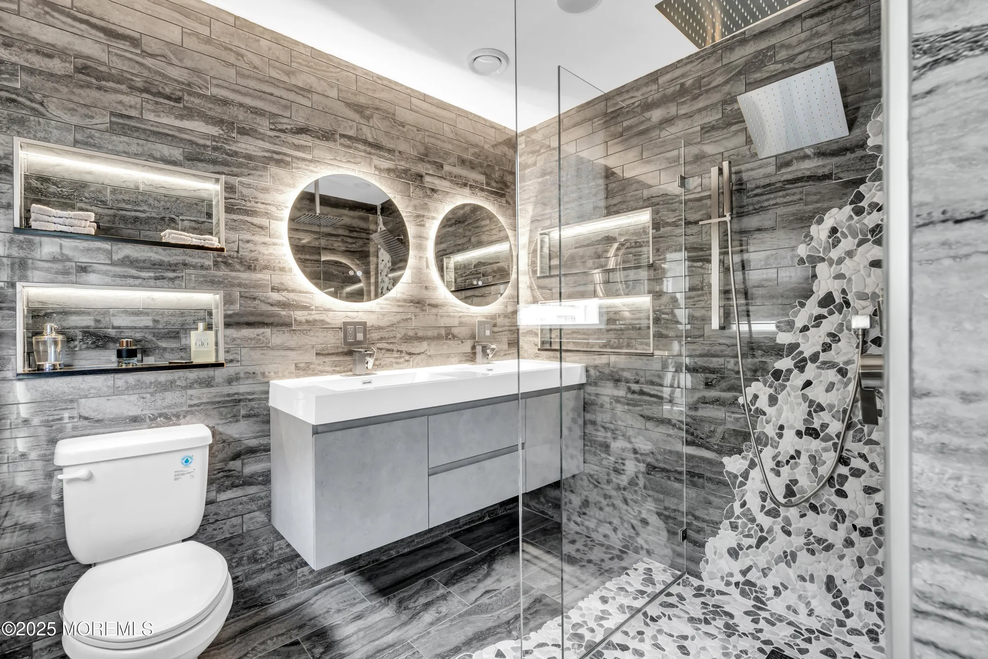 Property Slideshow image 29 of 38 | 16 whitmore dr, Toms River, NJ, 08757