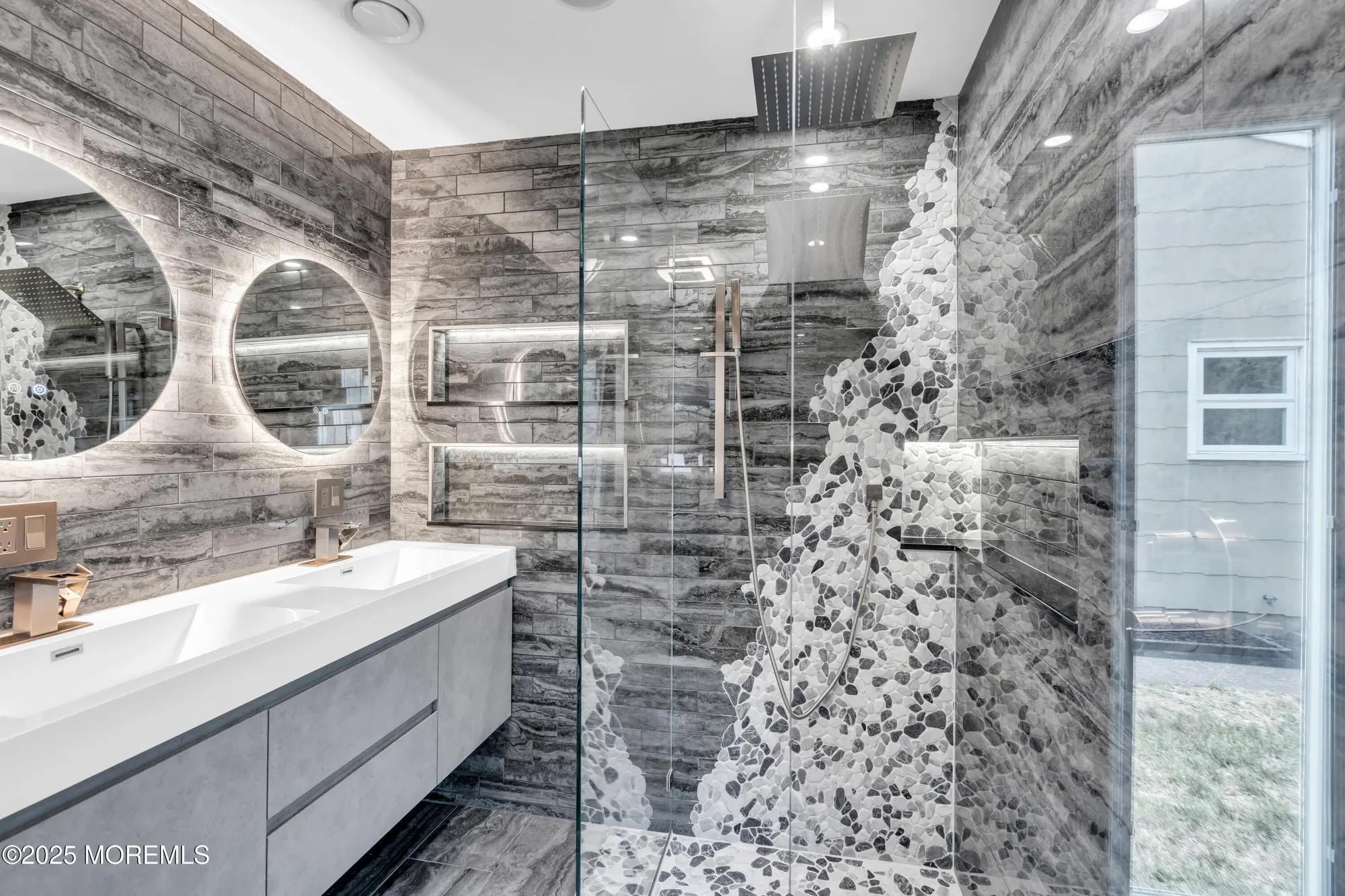 Property Slideshow image 31 of 38 | 16 whitmore dr, Toms River, NJ, 08757