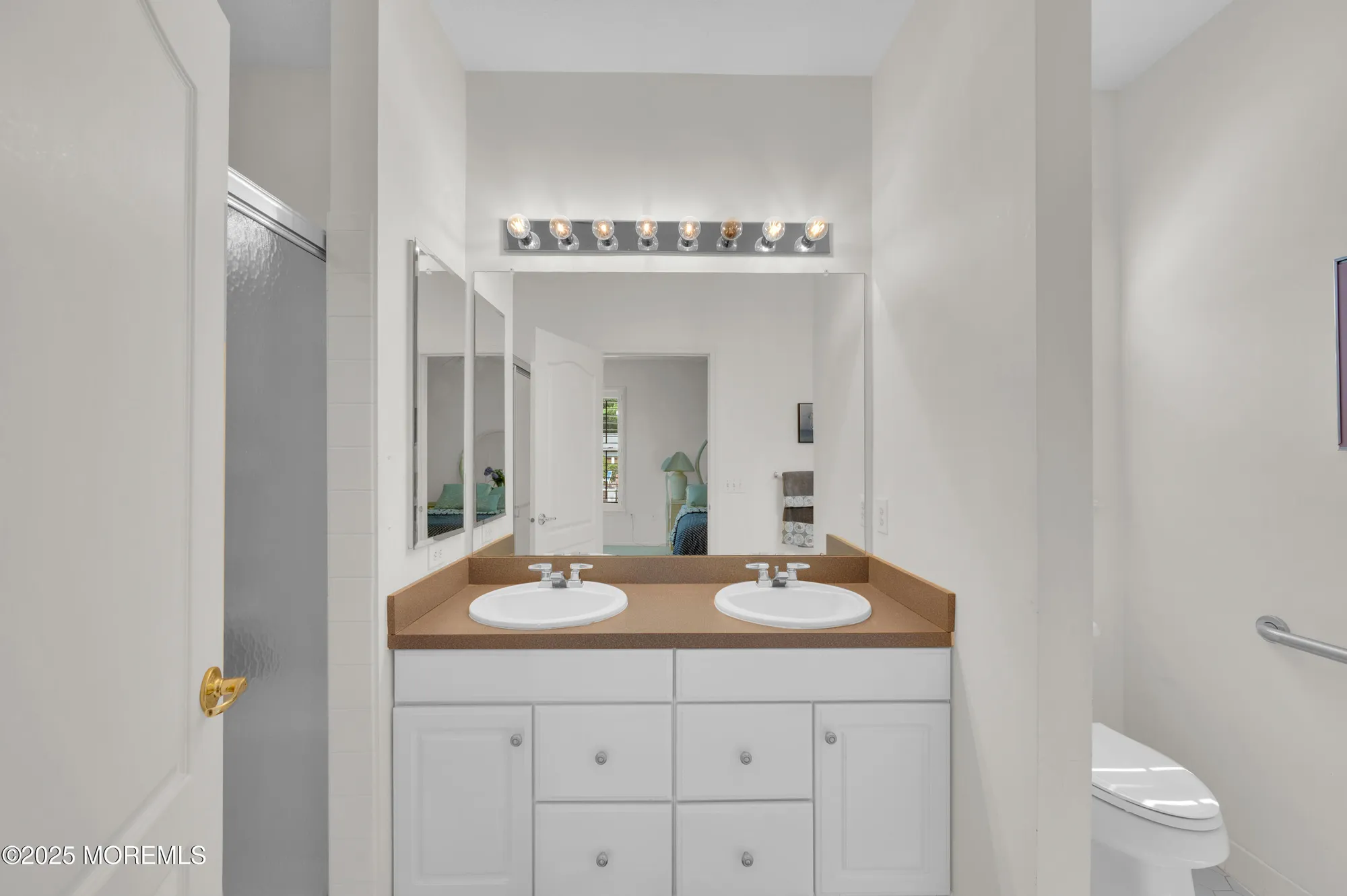 Property Slideshow image 21 of 27 | 22 spring meadow dr, Lakewood, NJ, 08701