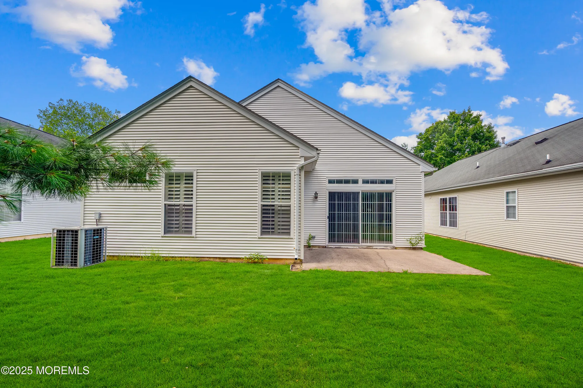 Property Slideshow image 20 of 27 | 22 spring meadow dr, Lakewood, NJ, 08701