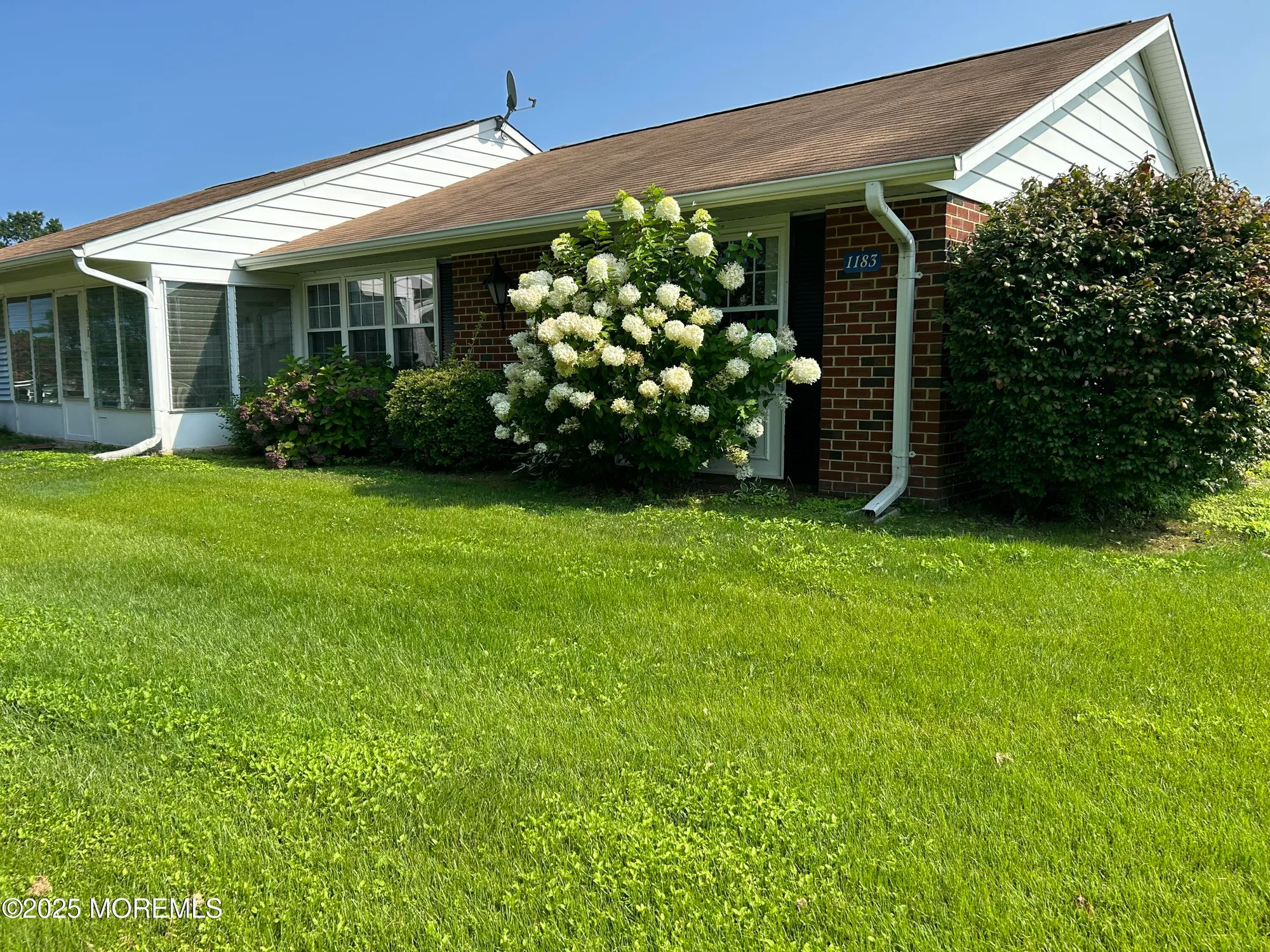 Property Slideshow image 3 of 35 | 1183b clydebank ct, Lakewood, NJ, 08701