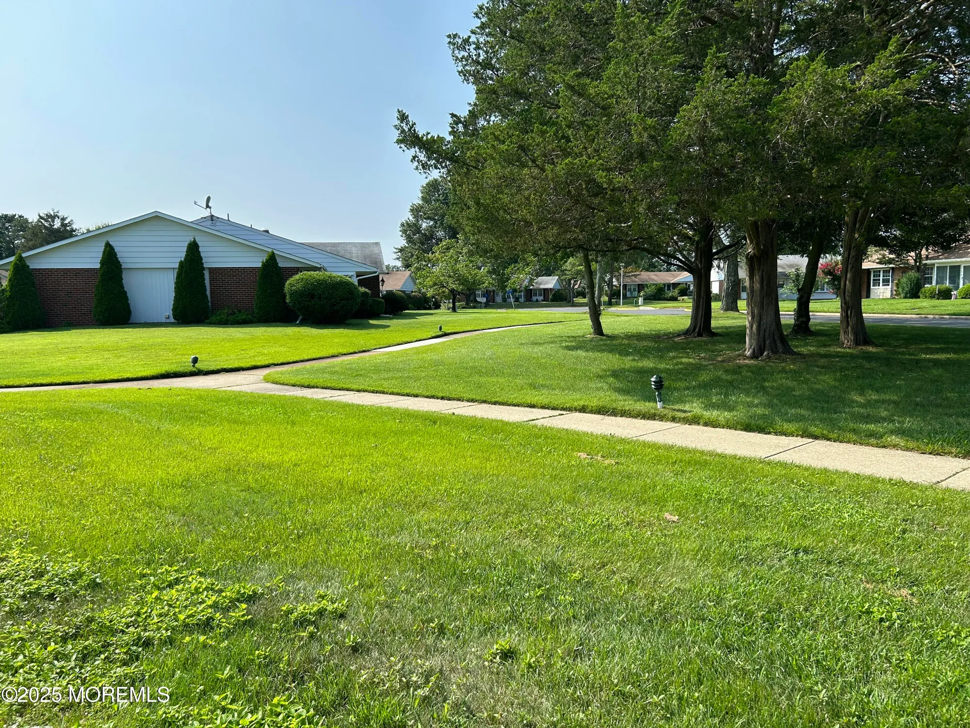 Property Slideshow image 2 of 35 | 1183b clydebank ct, Lakewood, NJ, 08701