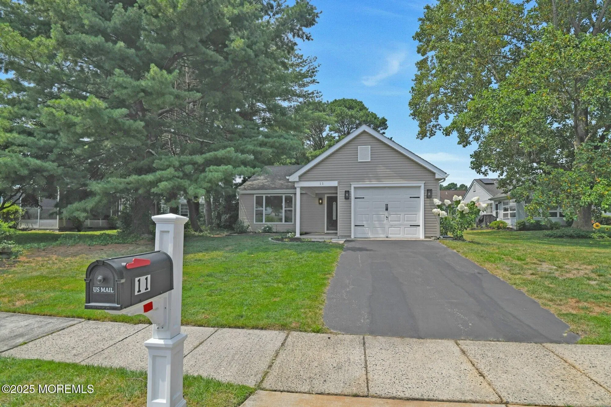 Property Slideshow image 3 of 25 | 11 twyford ln, Manchester, NJ, 08759