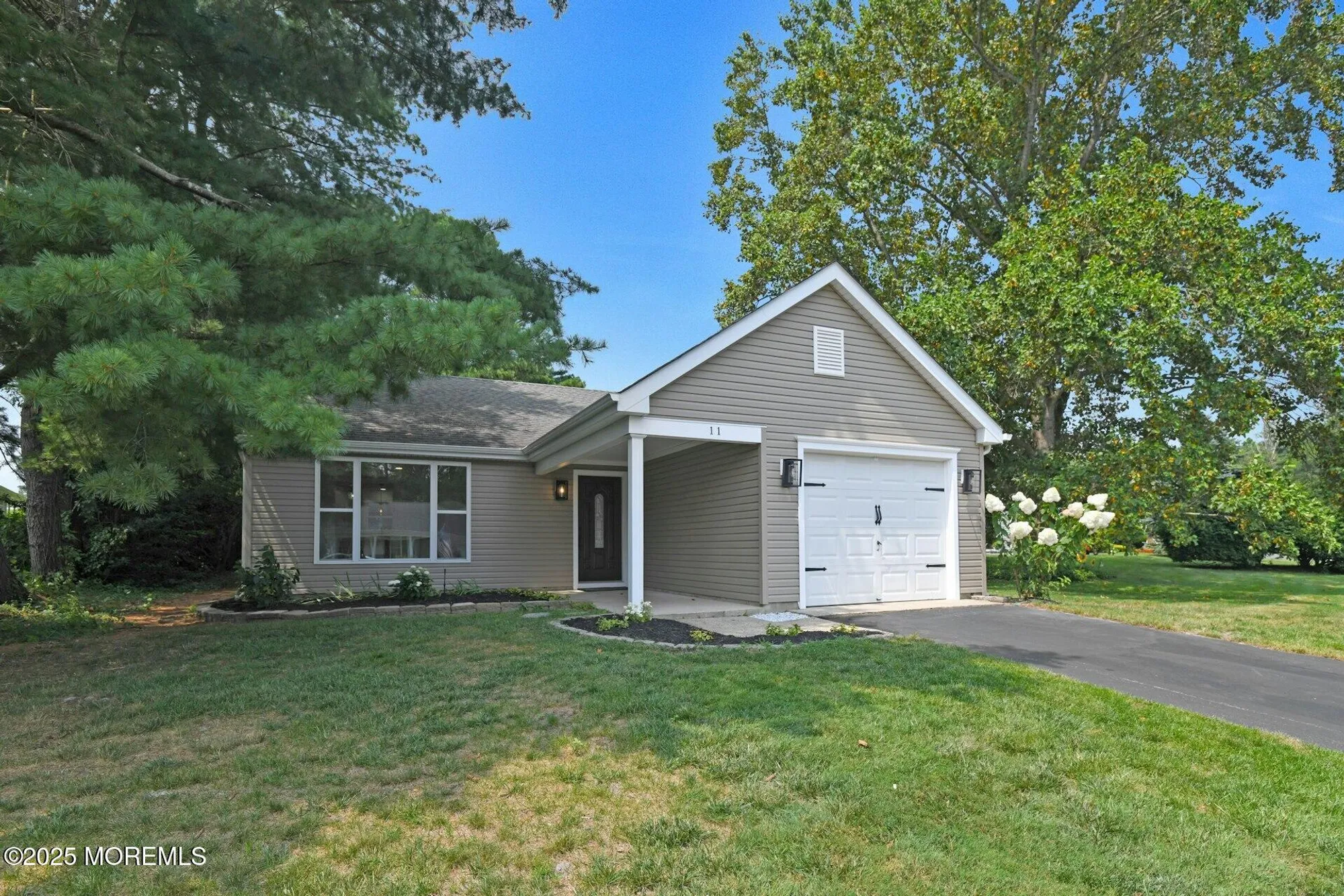 Property Slideshow image 1 of 25 | 11 twyford ln, Manchester, NJ, 08759