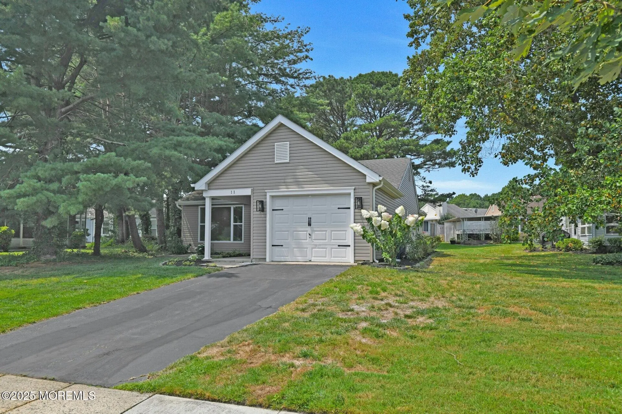 Property Slideshow image 4 of 25 | 11 twyford ln, Manchester, NJ, 08759