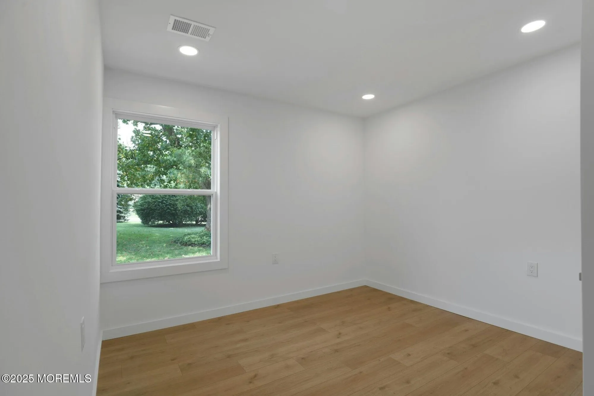 Property Slideshow image 20 of 25 | 11 twyford ln, Manchester, NJ, 08759