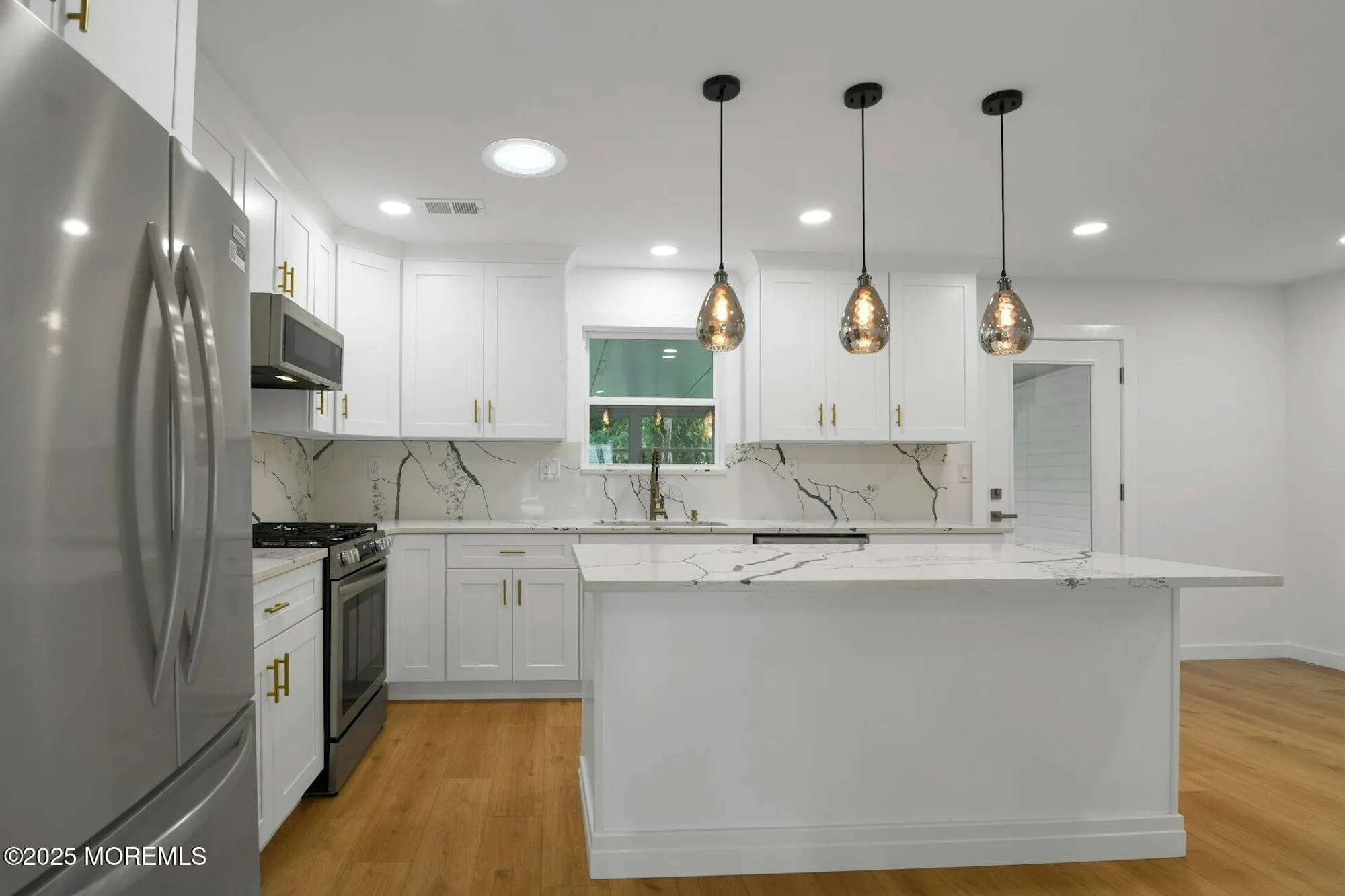 Property Slideshow image 10 of 25 | 11 twyford ln, Manchester, NJ, 08759