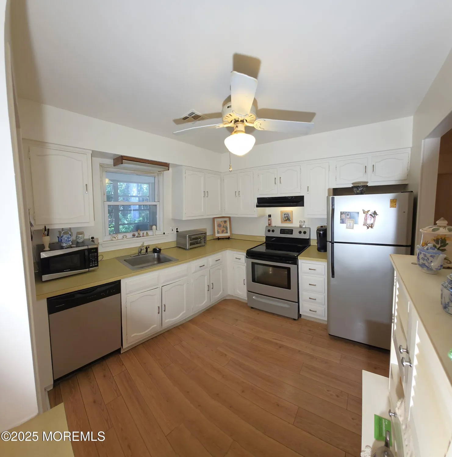 Property Slideshow image 8 of 21 | 12 lance dr, Brick, NJ, 08723