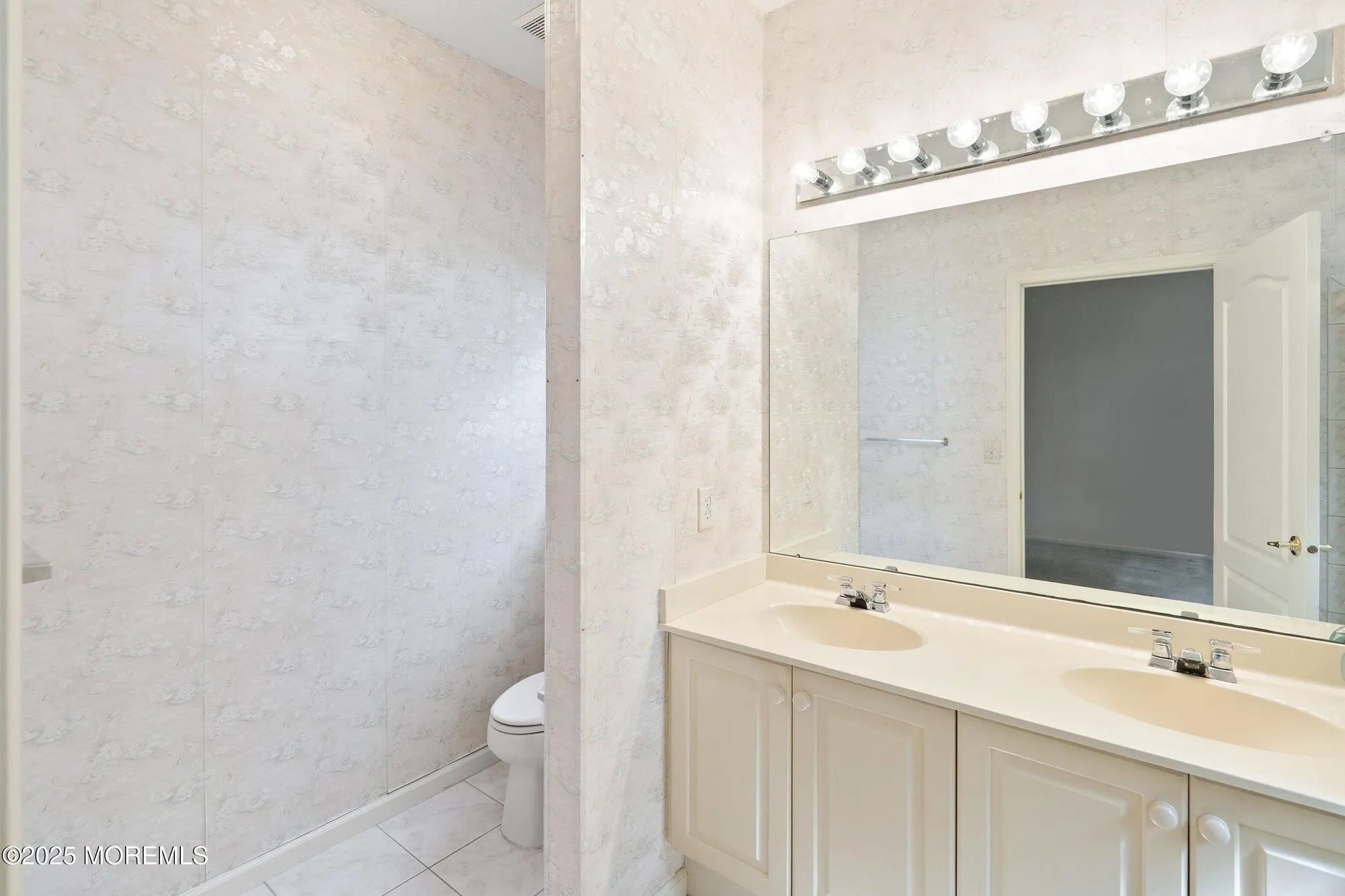 Property Slideshow image 15 of 41 | 15 evergreen springs dr, Lakewood, NJ, 08701