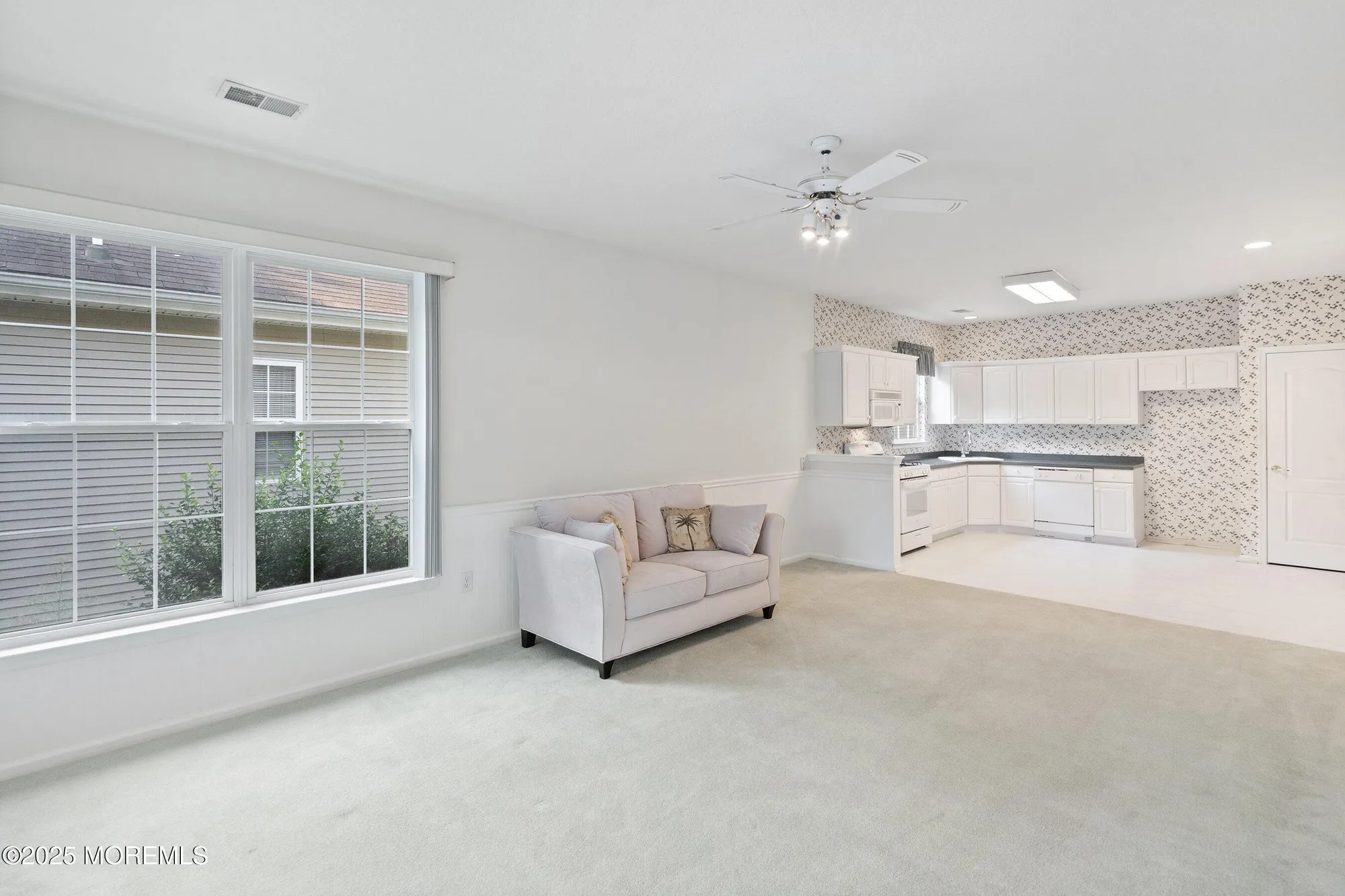 Property Slideshow image 11 of 41 | 15 evergreen springs dr, Lakewood, NJ, 08701