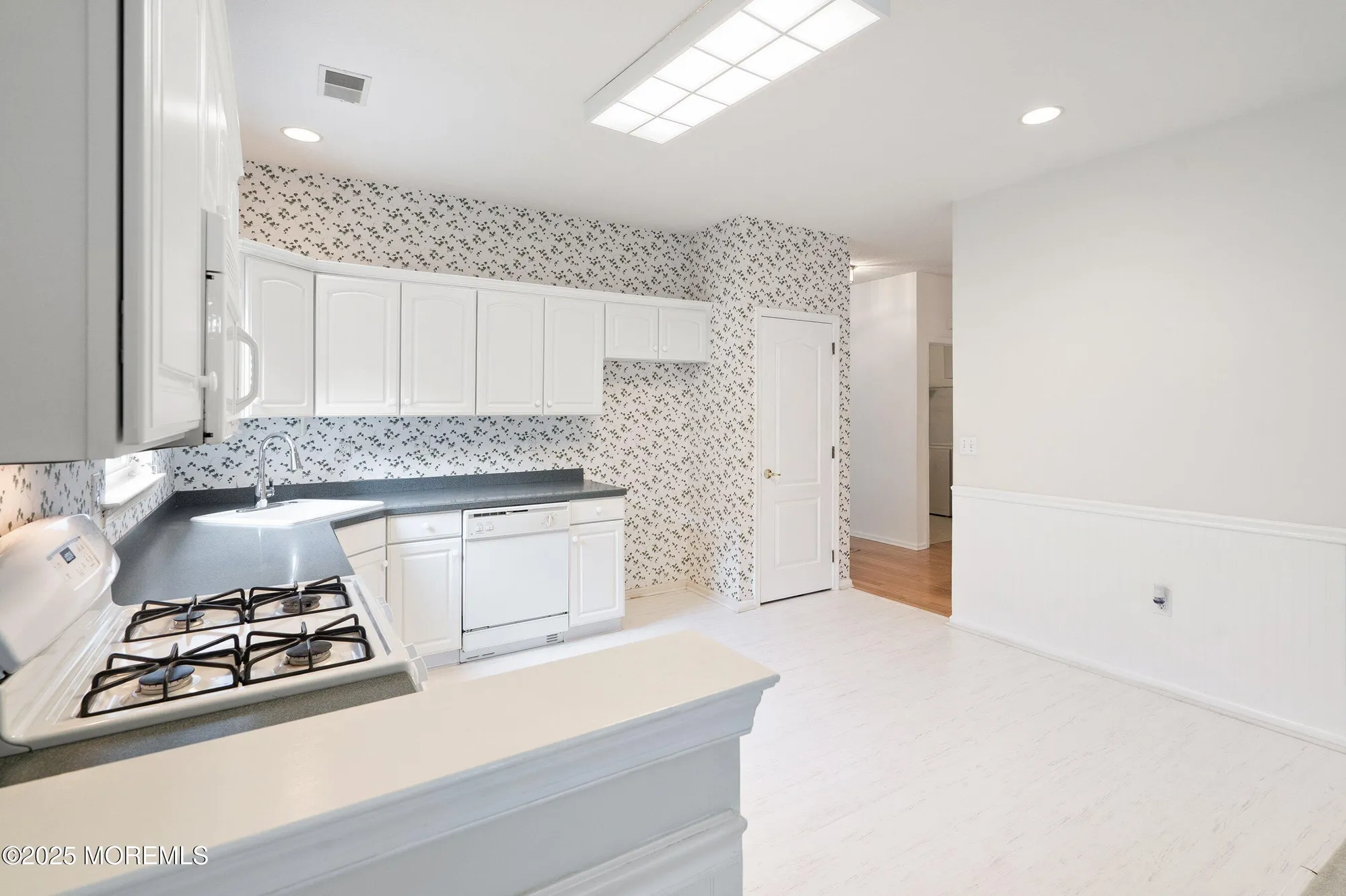 Property Slideshow image 8 of 41 | 15 evergreen springs dr, Lakewood, NJ, 08701