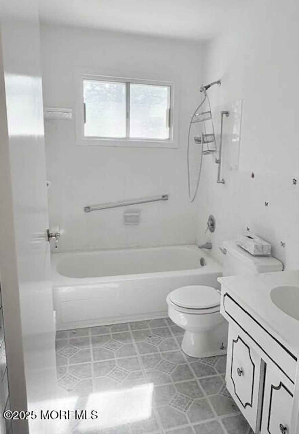 Property Slideshow image 8 of 29 | 5 indiana way, Whiting, NJ, 08759