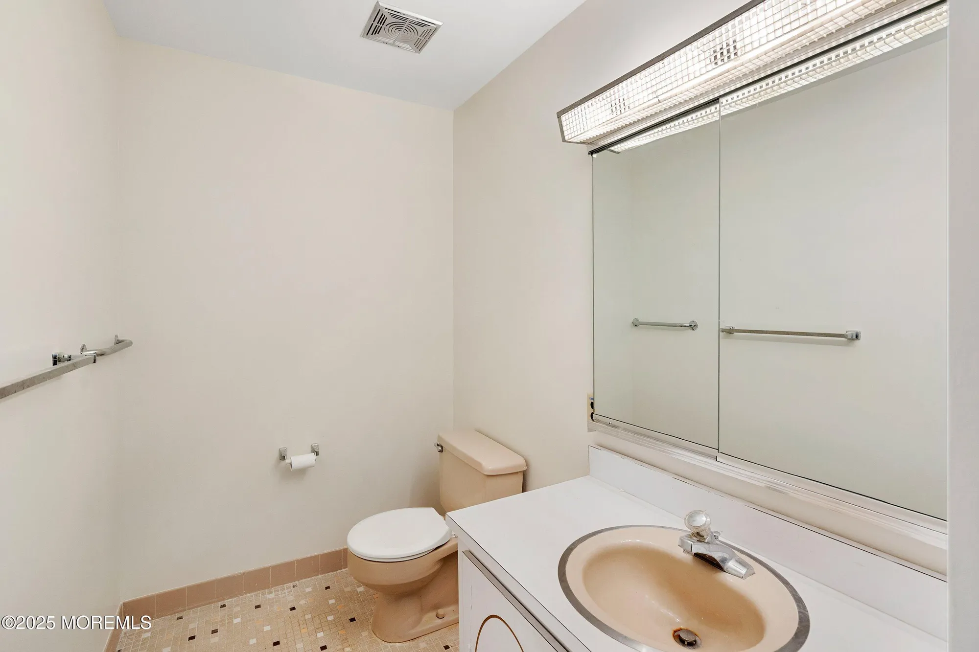 Property Slideshow image 16 of 28 | 1b potomac ln, Whiting, NJ, 08759