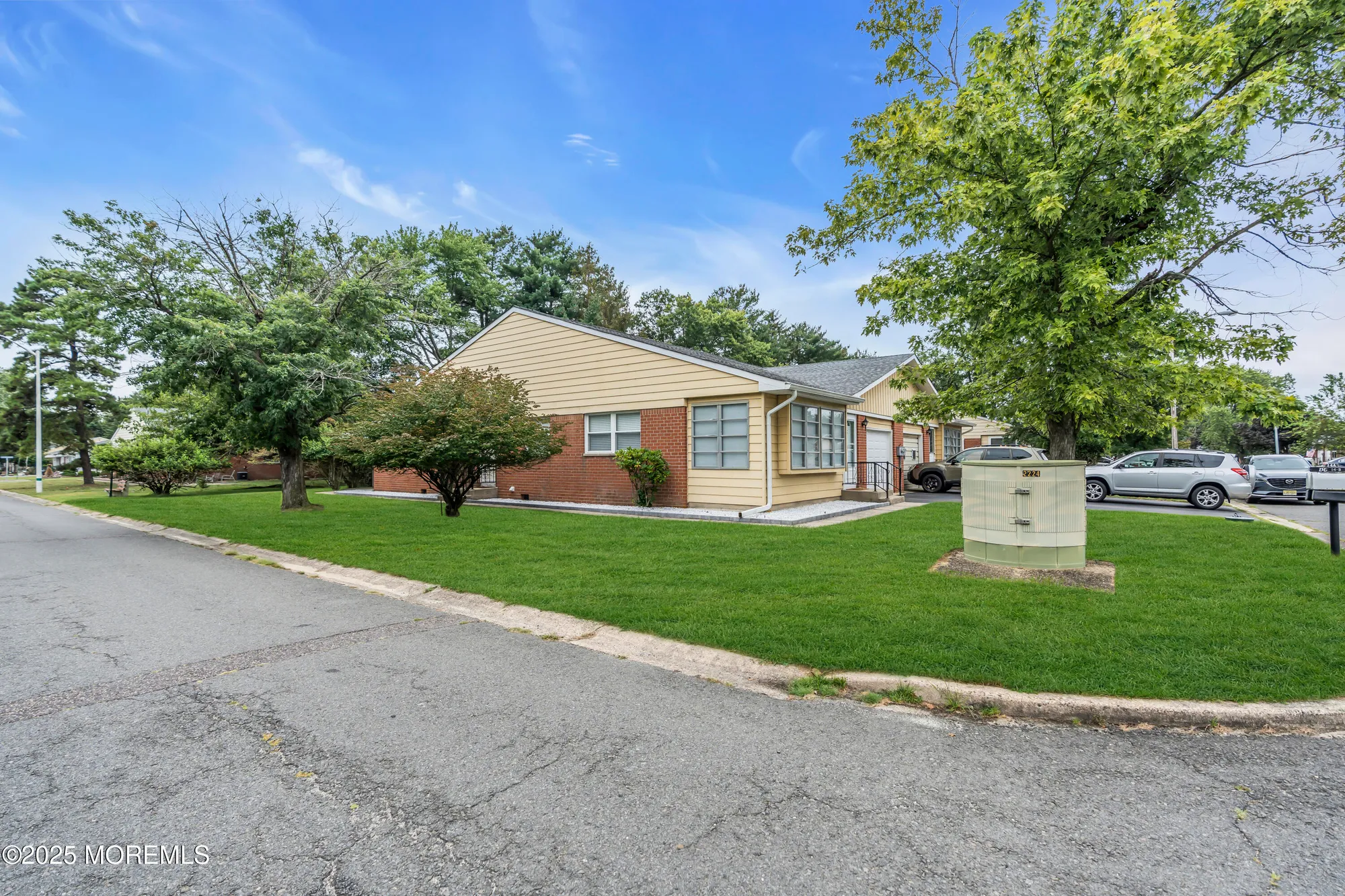 Property Slideshow image 7 of 39 | 14a yorktowne pkwy, Manchester, NJ, 08759