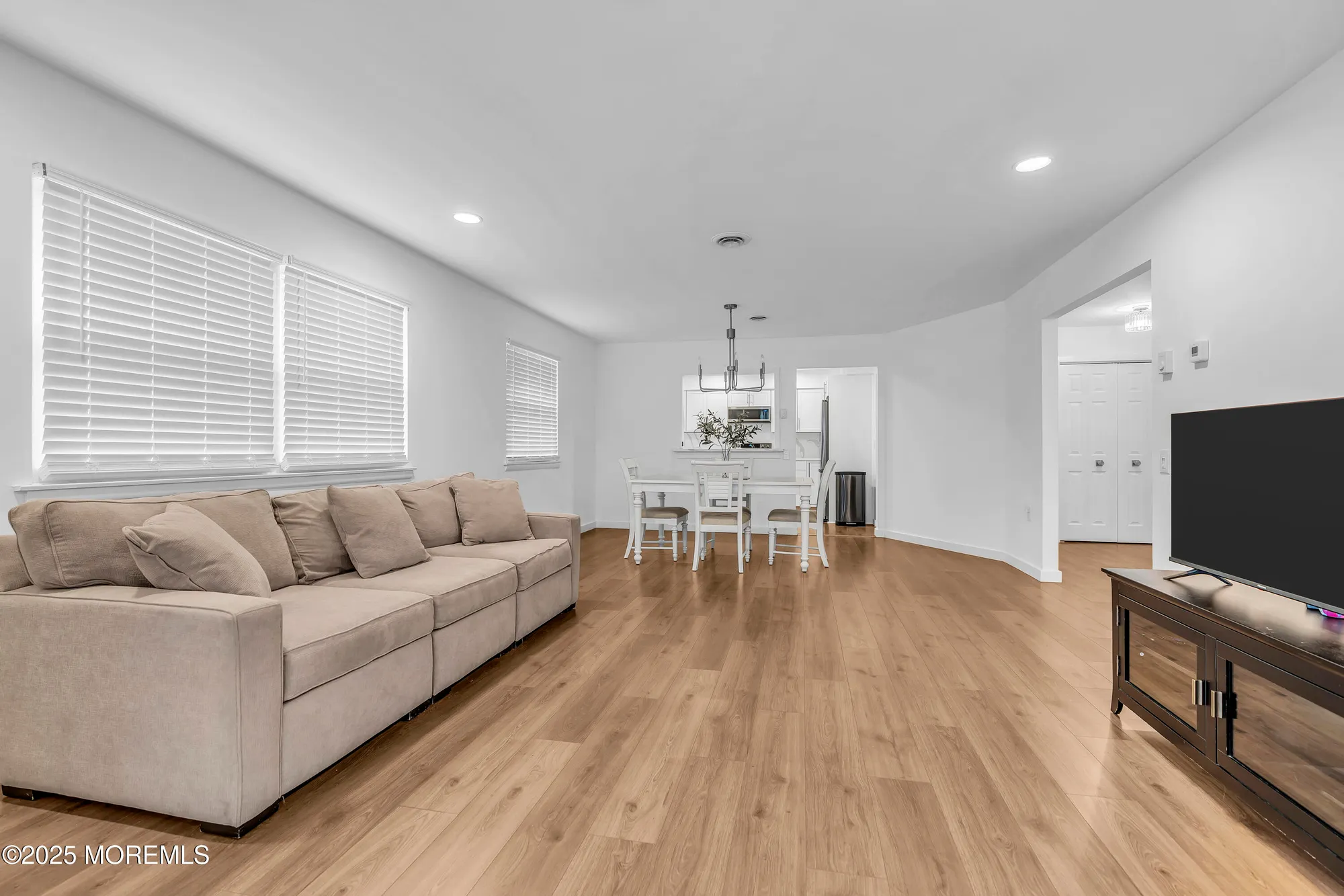 Property Slideshow image 11 of 39 | 14a yorktowne pkwy, Manchester, NJ, 08759