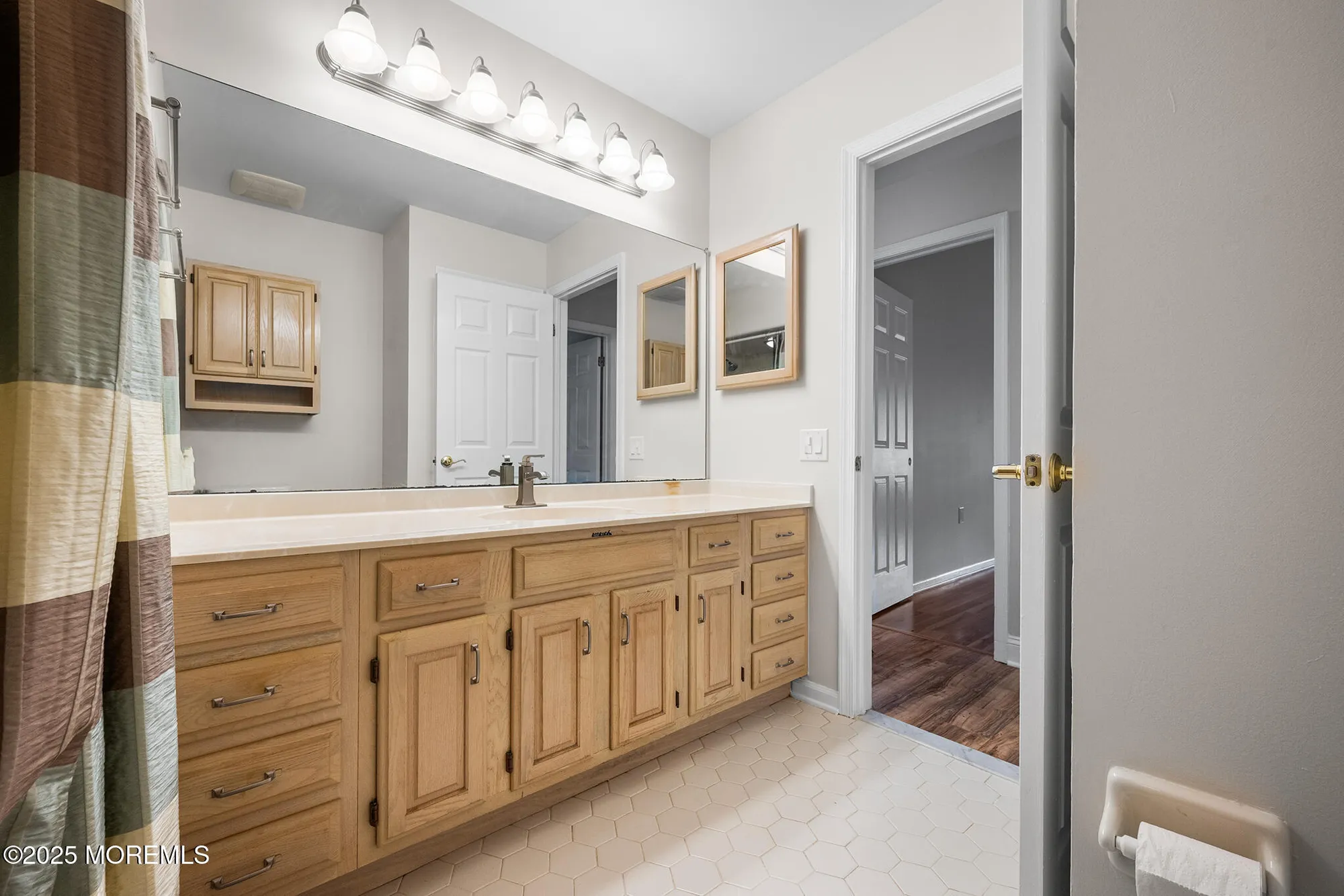 Property Slideshow image 23 of 42 | 1453 forelle ln, Toms River, NJ, 08755