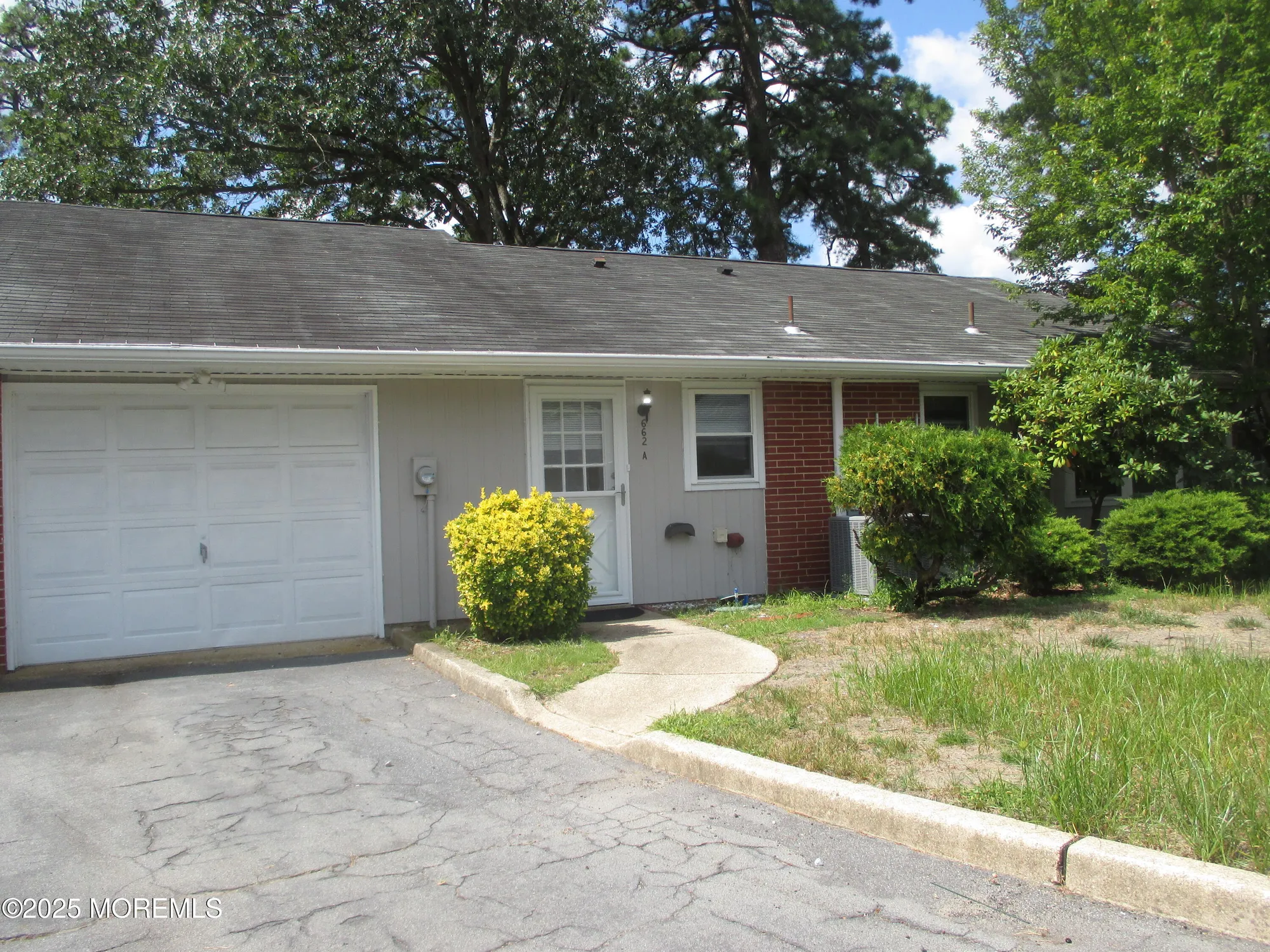 Property Slideshow image 6 of 33 | 662a plymouth dr, Lakewood, NJ, 08701