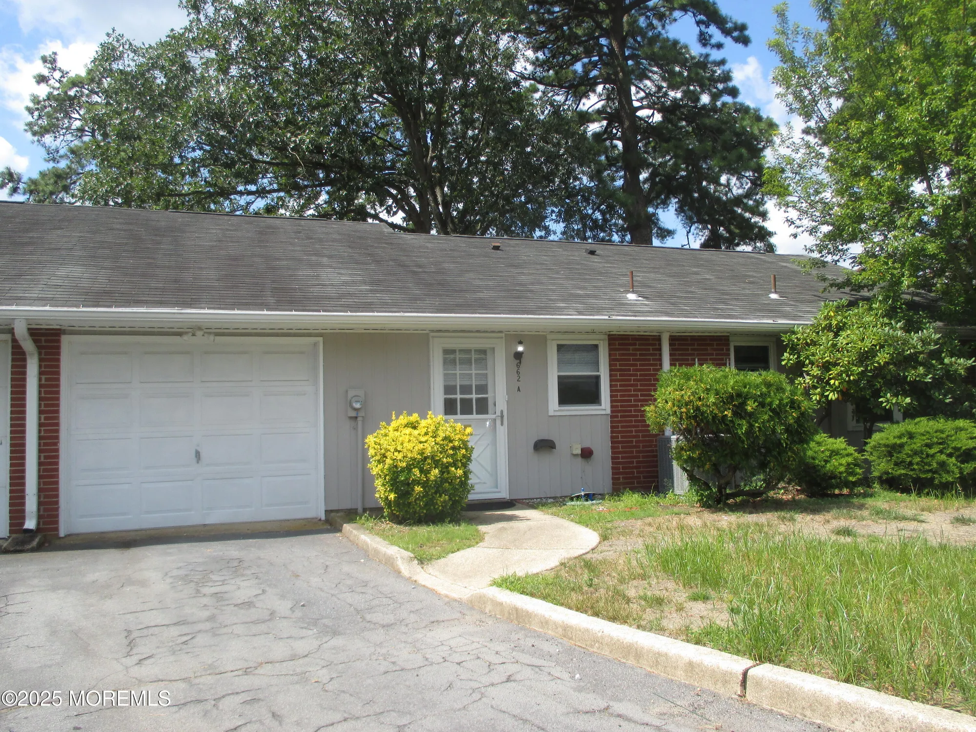 Property Slideshow image 5 of 33 | 662a plymouth dr, Lakewood, NJ, 08701