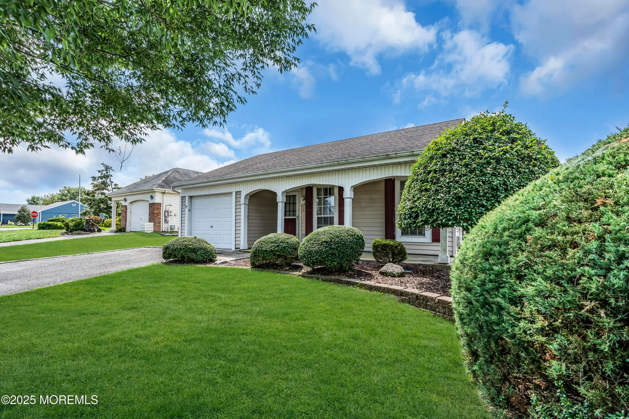 Property Slideshow image 5 of 39 | 3 weybridge pl, Manchester, NJ, 08759