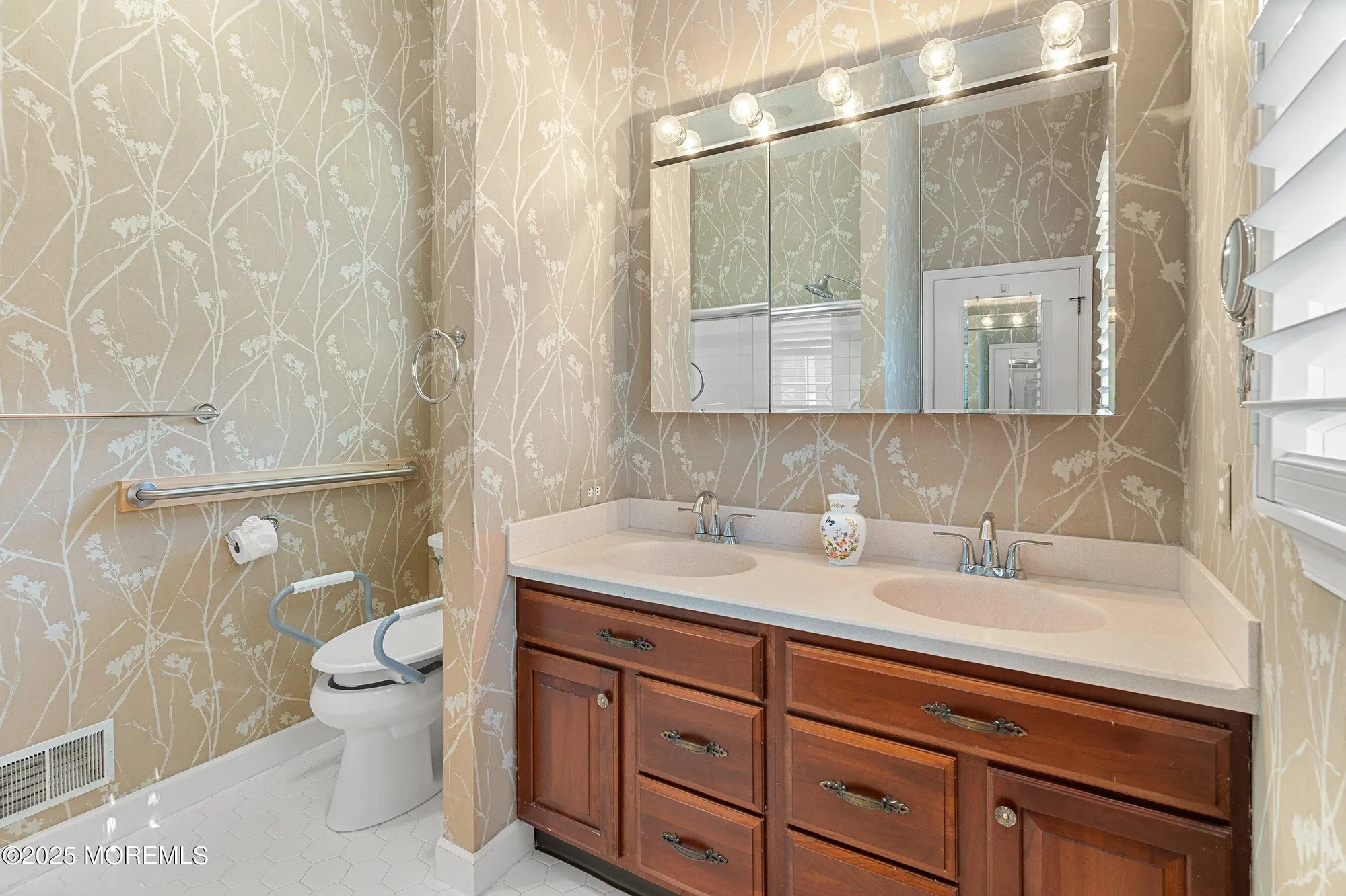 Property Slideshow image 24 of 49 | 2578 collier rd, Manasquan, NJ, 08736