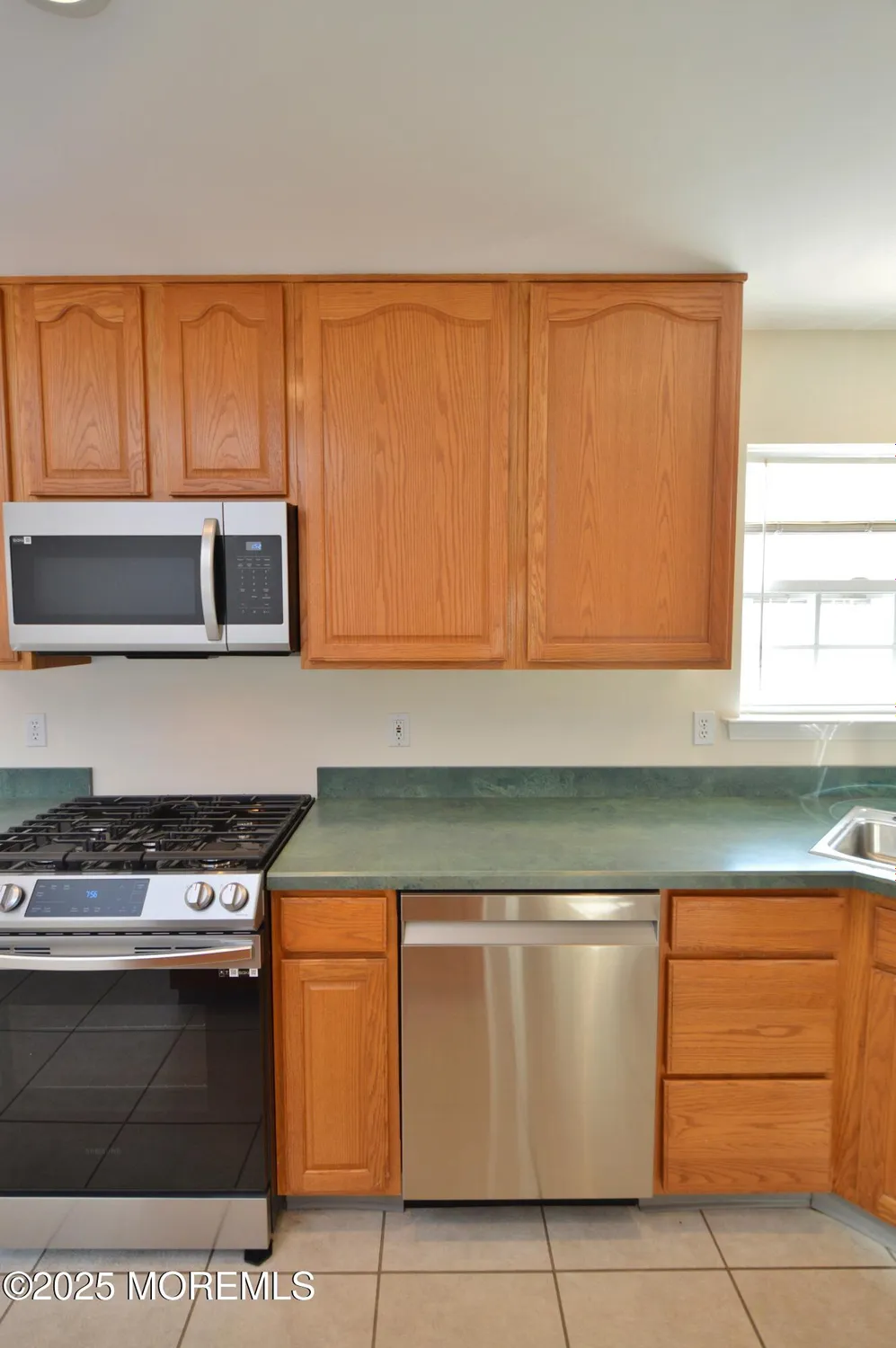 Property Slideshow image 16 of 59 | 2976 fieldcrest ln, Toms River, NJ, 08755