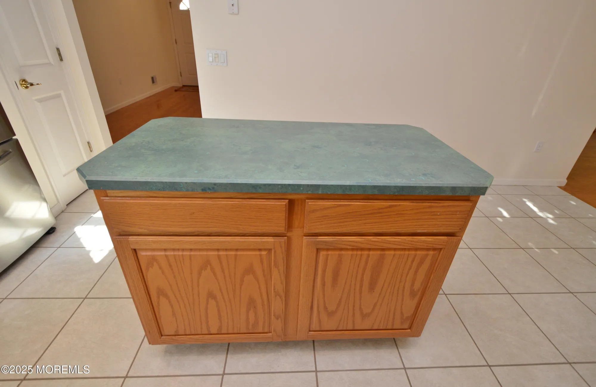 Property Slideshow image 20 of 59 | 2976 fieldcrest ln, Toms River, NJ, 08755