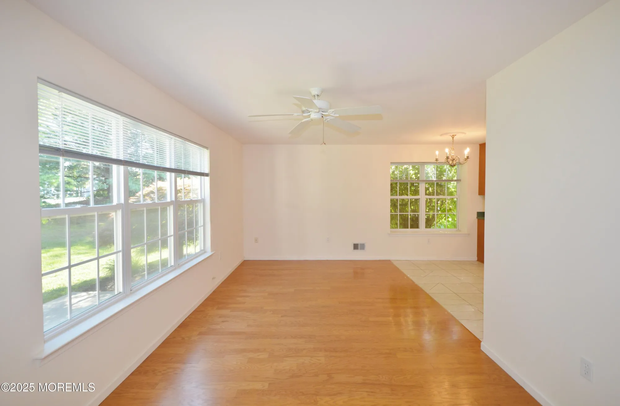 Property Slideshow image 24 of 59 | 2976 fieldcrest ln, Toms River, NJ, 08755