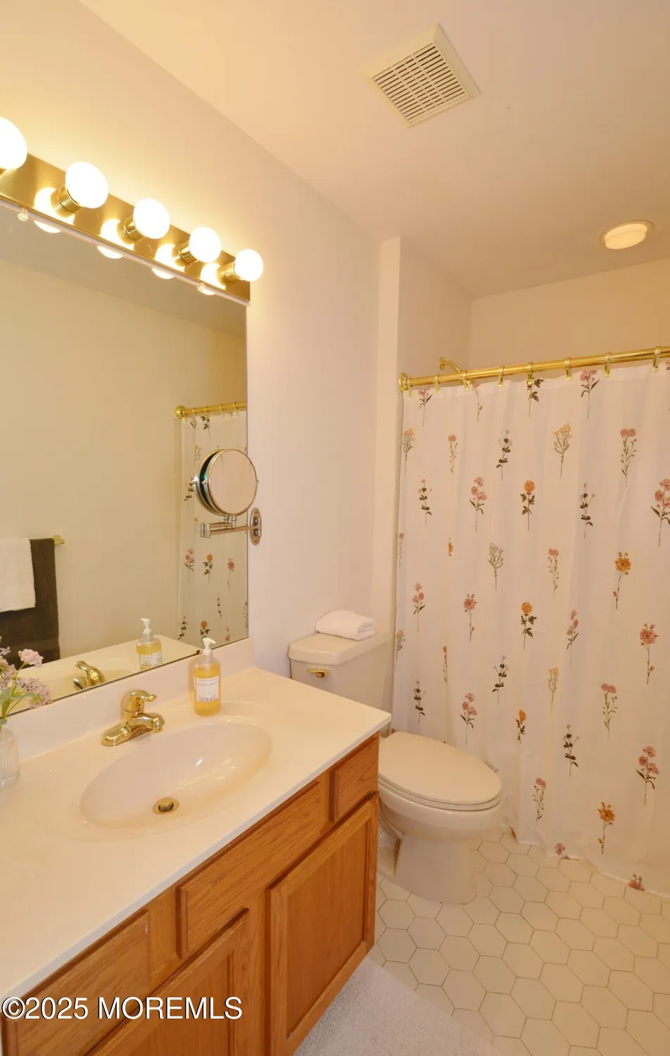 Property Slideshow image 36 of 59 | 2976 fieldcrest ln, Toms River, NJ, 08755