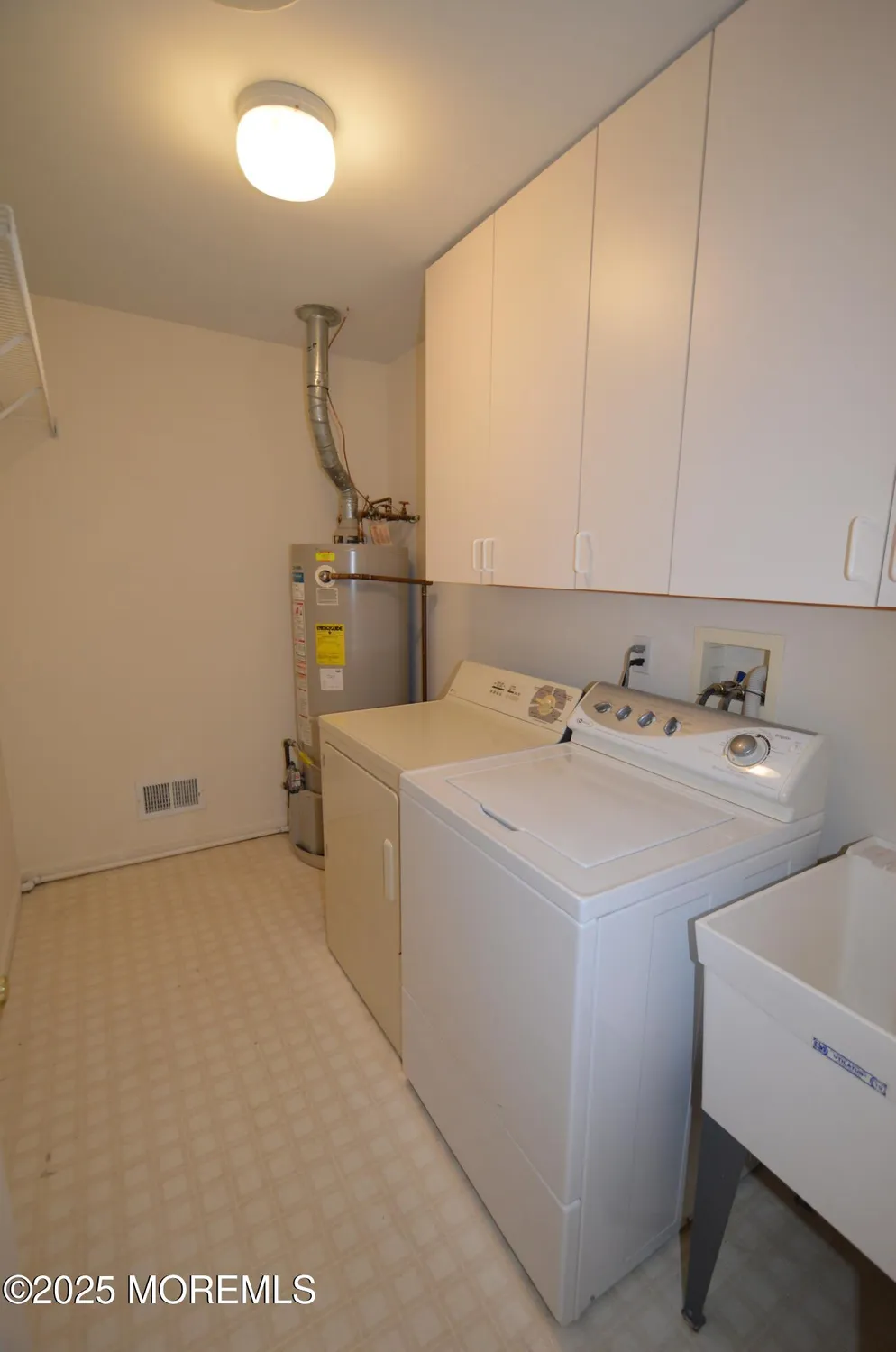 Property Slideshow image 37 of 59 | 2976 fieldcrest ln, Toms River, NJ, 08755