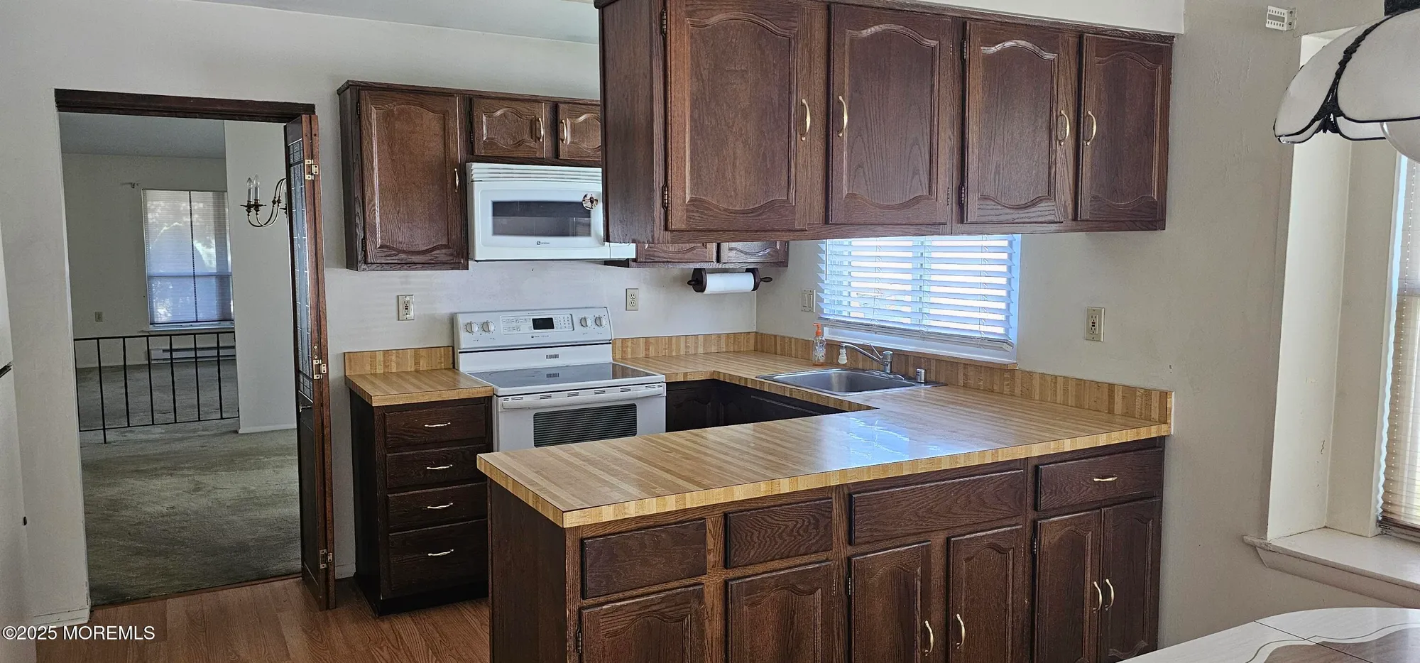 Property Slideshow image 6 of 18 | 29 hastings rd, Manchester, NJ, 08759