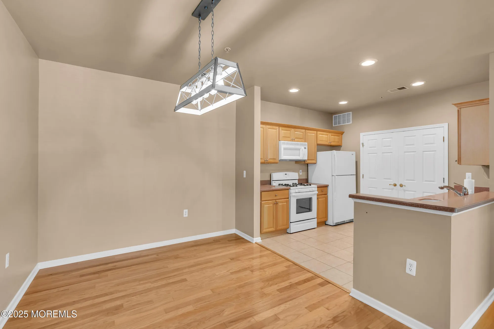 Property Slideshow image 11 of 44 | 219 sophee ln, Lakewood, NJ, 08701